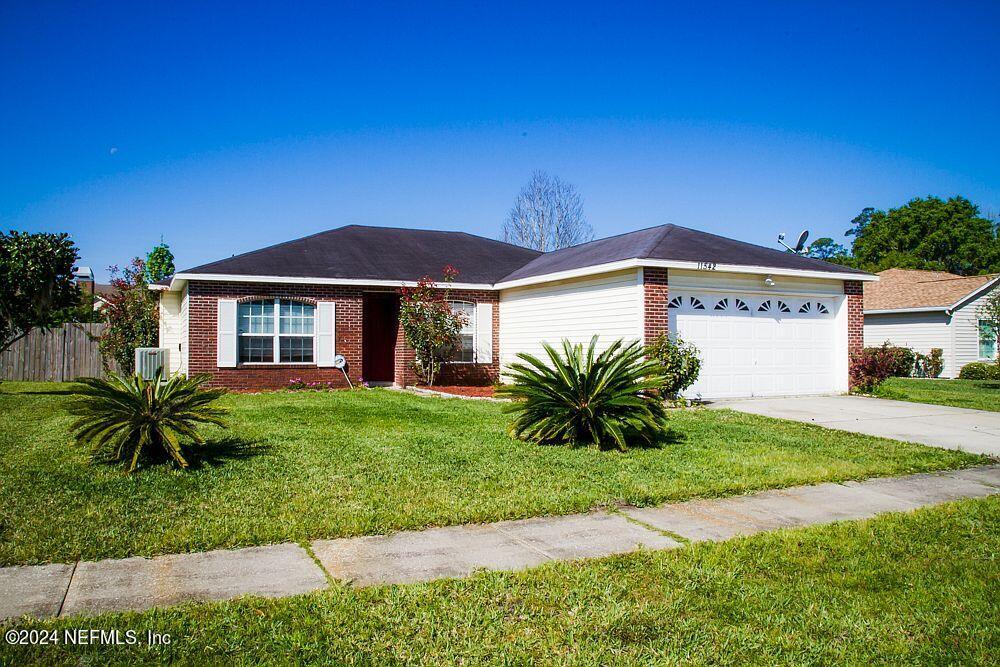 Jacksonville, FL home for sale located at 11542 W WANDERING PINES Trail, Jacksonville, FL 32258