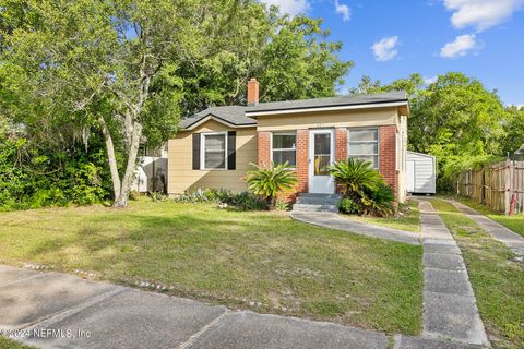 Single Family Residence in Jacksonville FL 665 CHESTNUT Drive.jpg