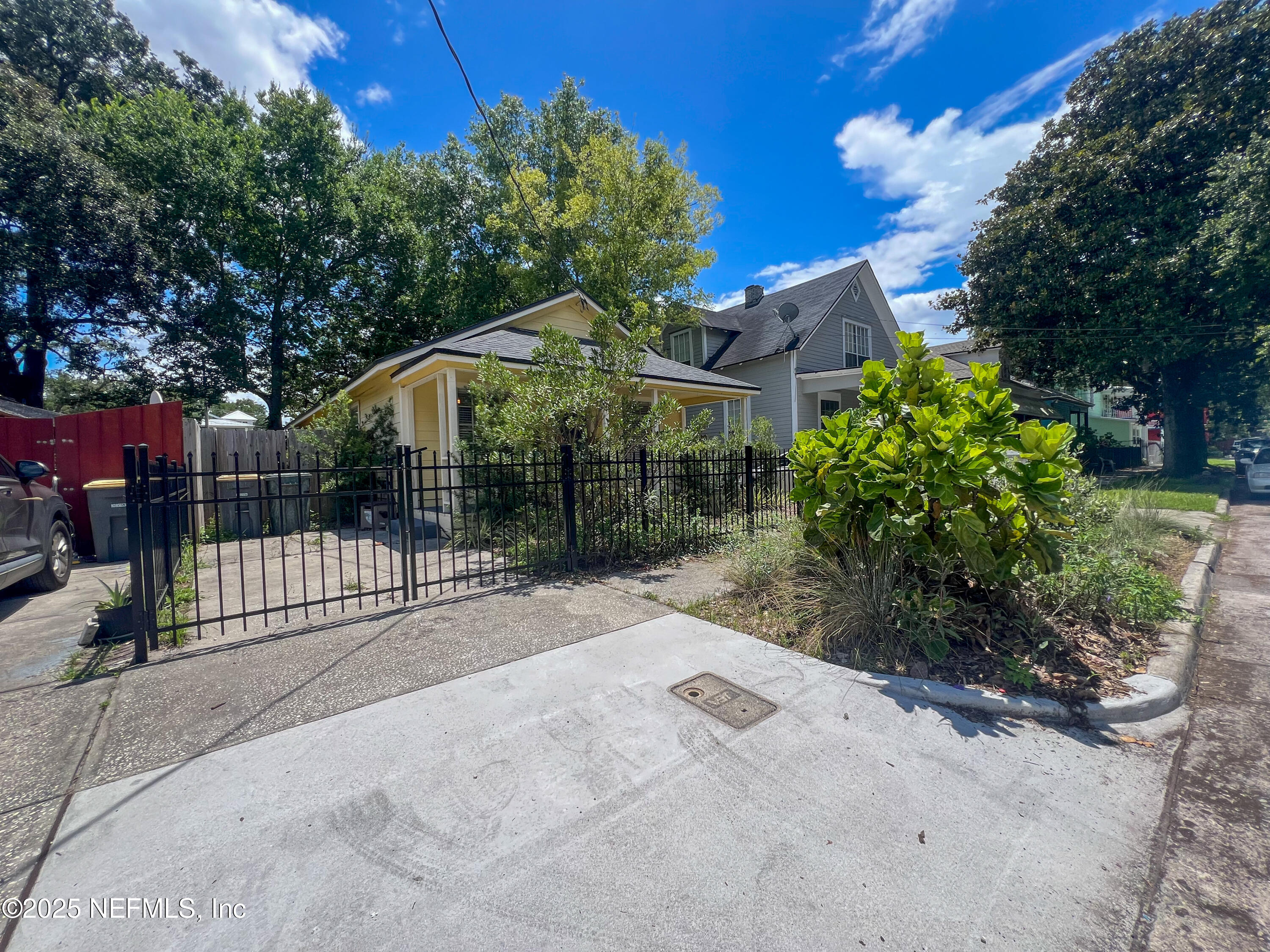 426 WALNUT Court
