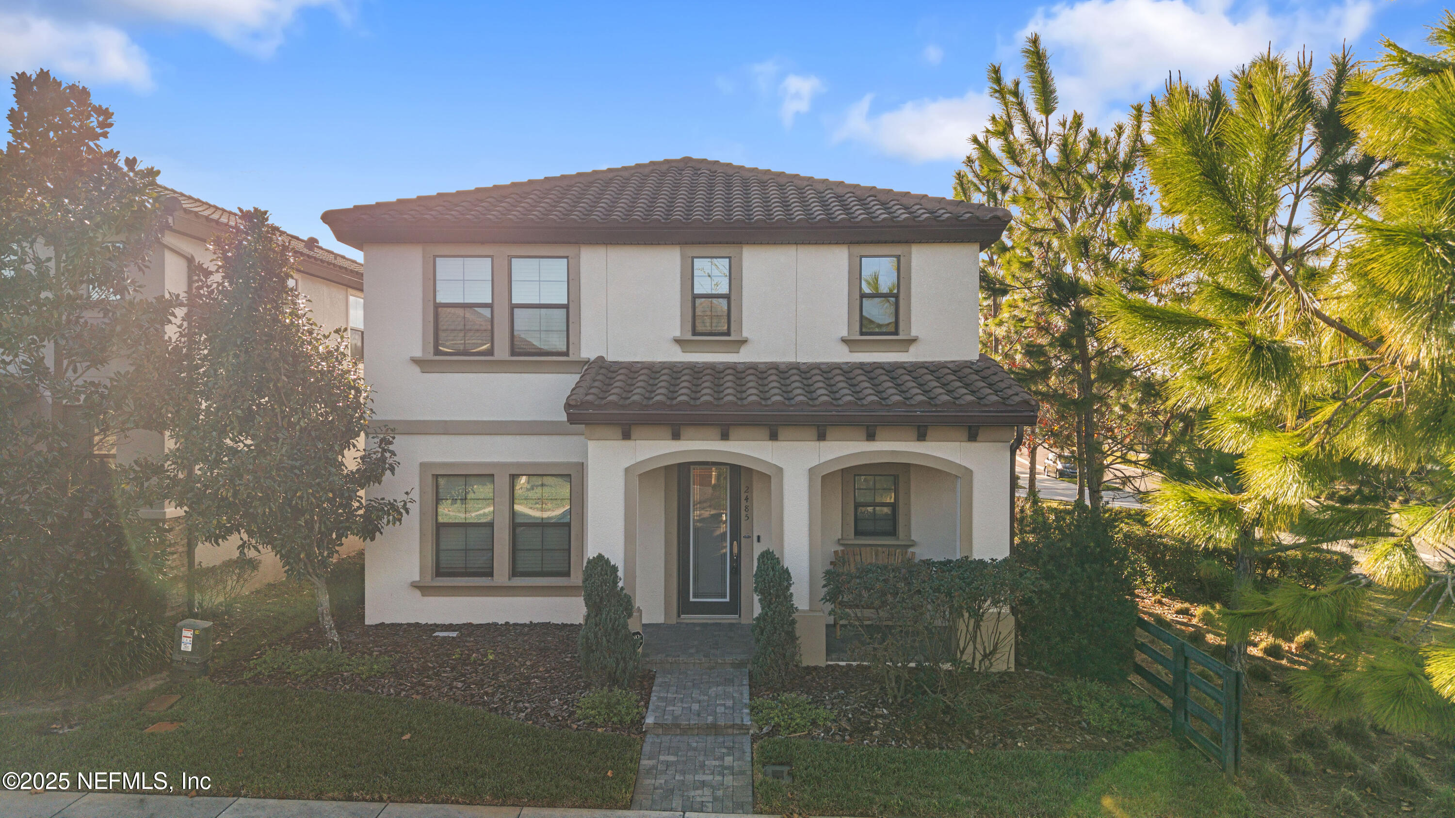 2485 WHITTLER