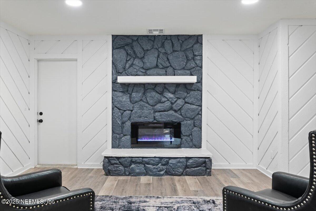 6695 ARROWROOT Drive