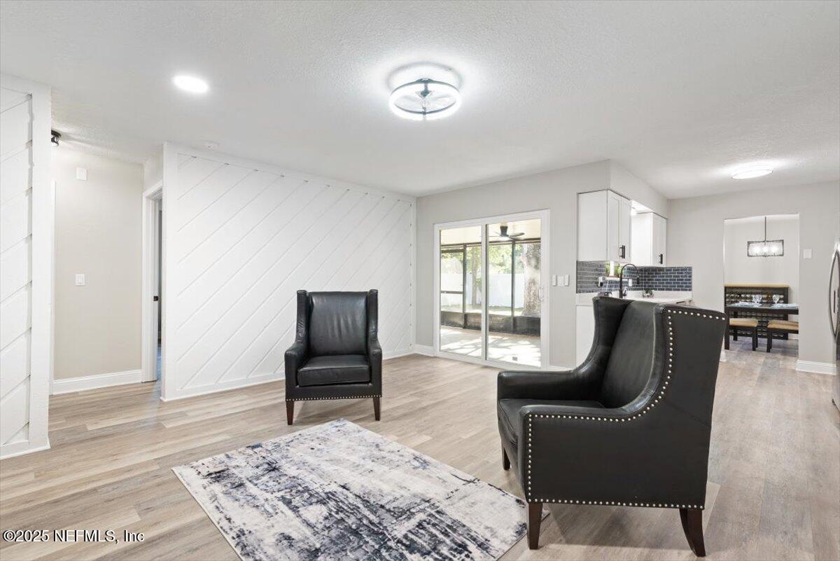 6695 ARROWROOT Drive