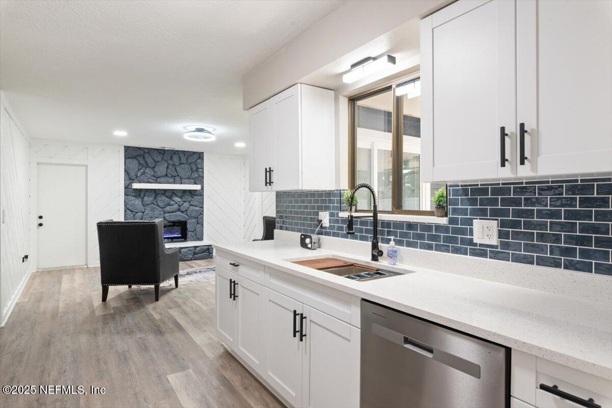 6695 ARROWROOT Drive