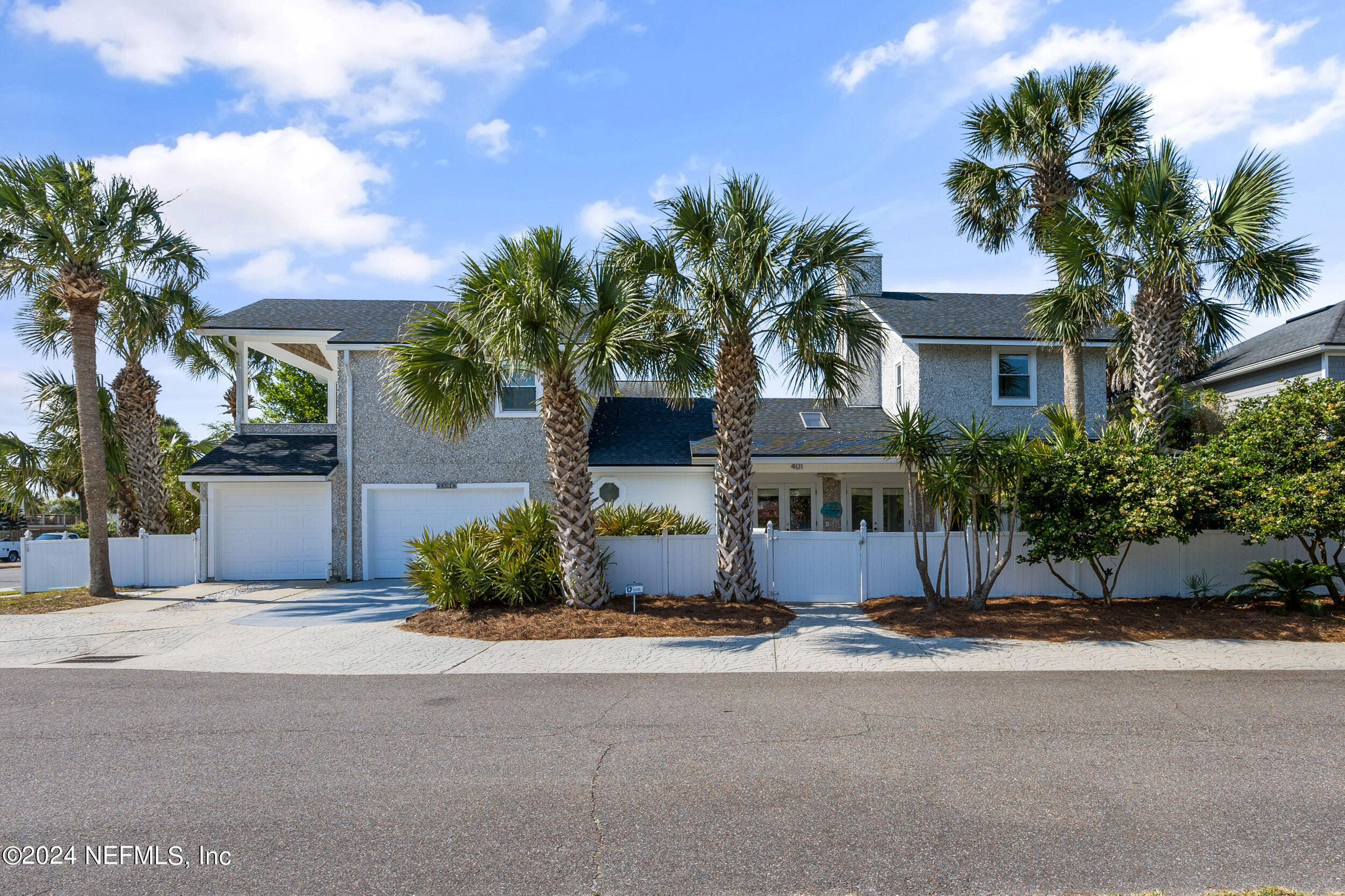Neptune Beach, FL home for sale located at 401 Lora Street, Neptune Beach, FL 32266