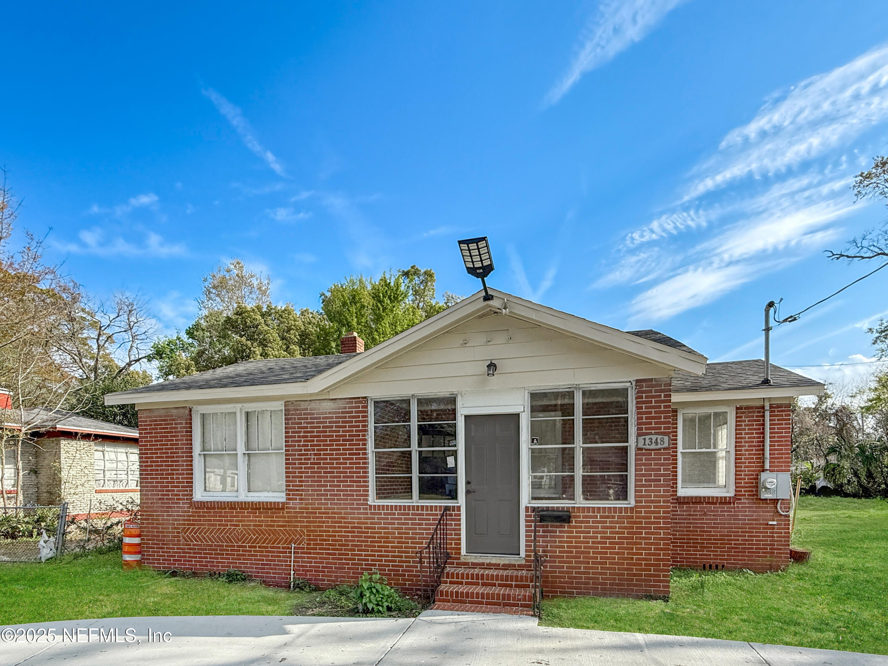 1348 W 13TH Street