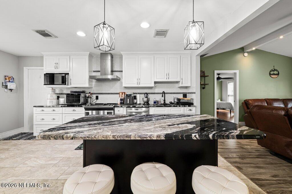 3660 MANDARIN WOODS Drive N