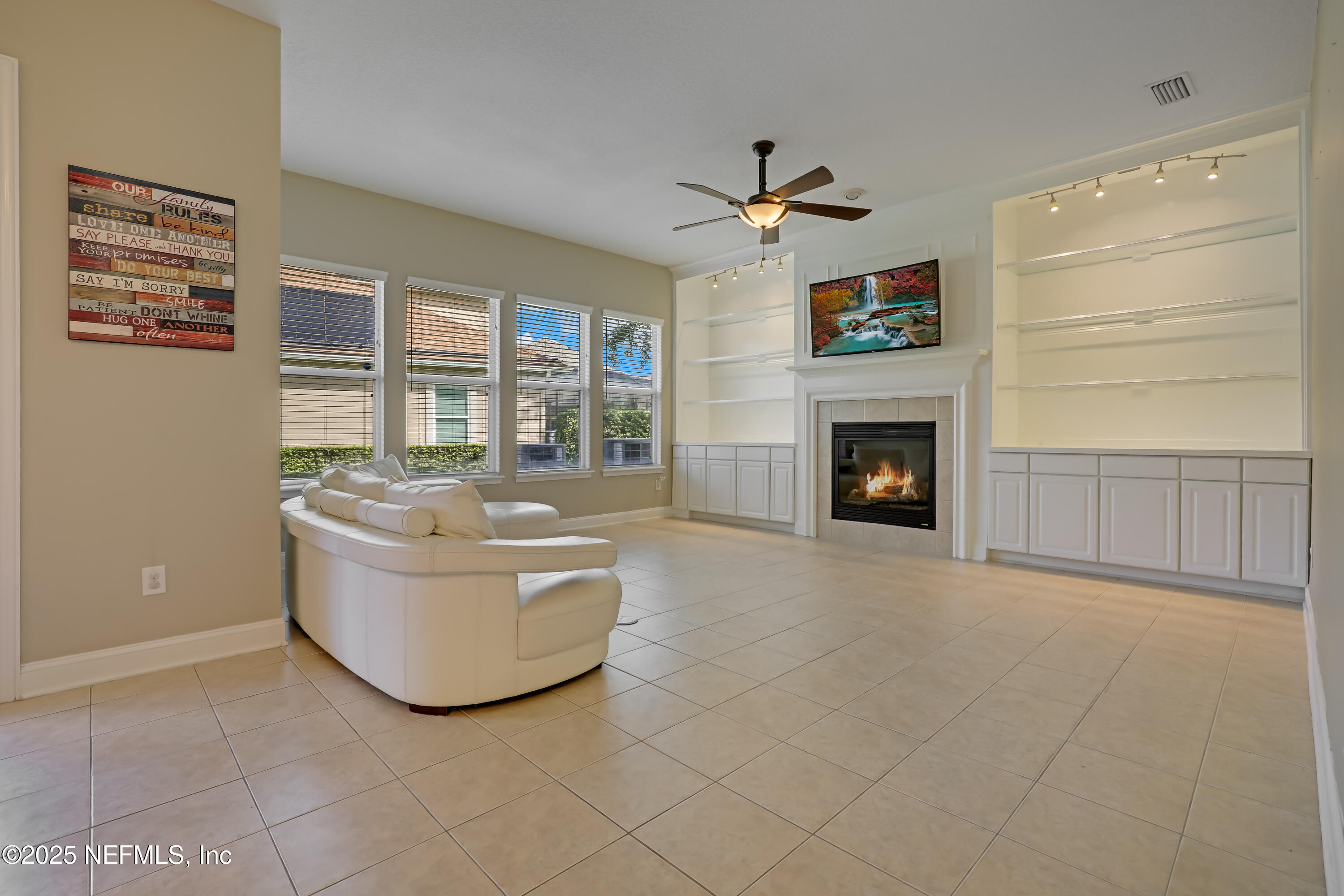 10060 LAKES END Court
