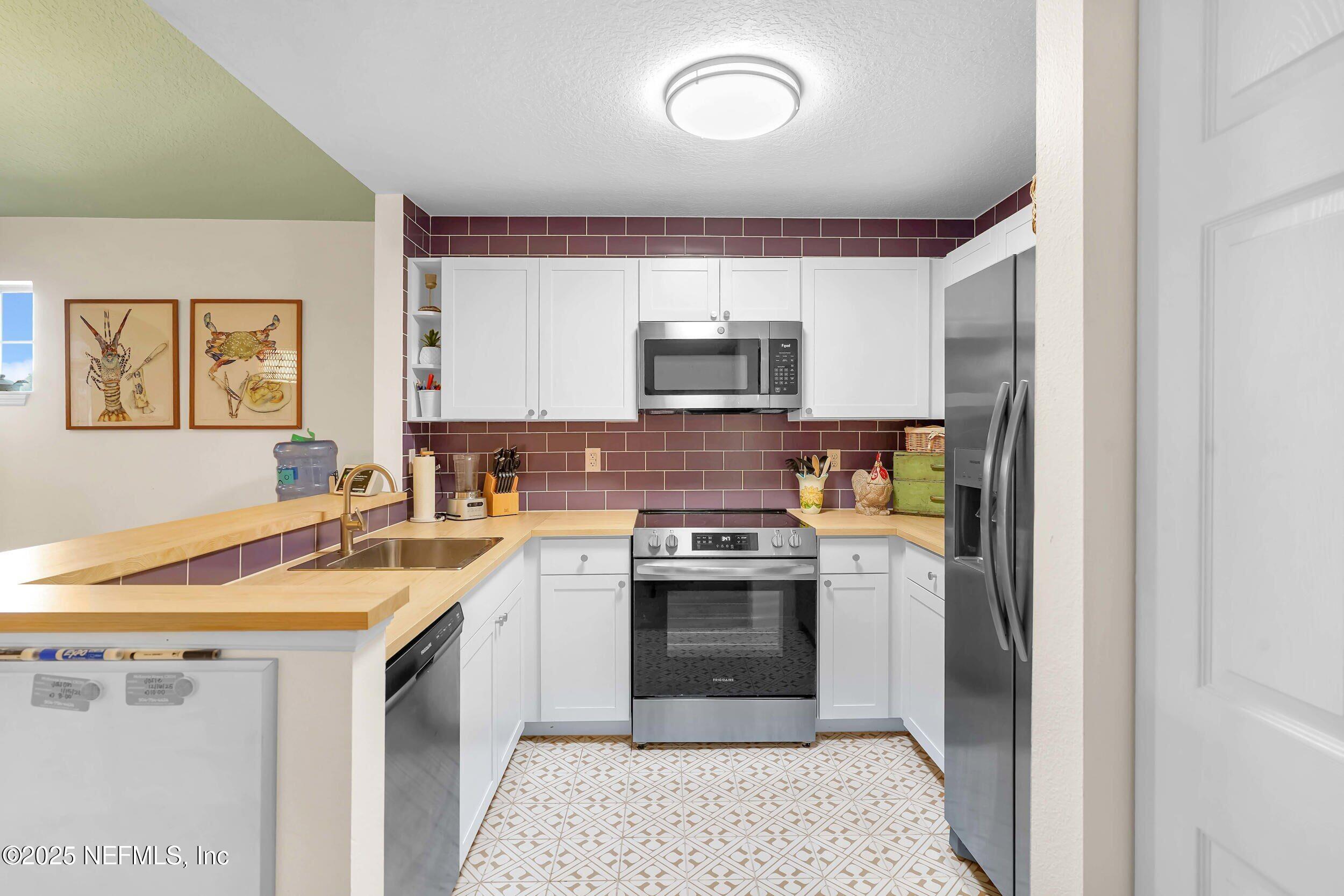 23209 HARBOUR VISTA Circle