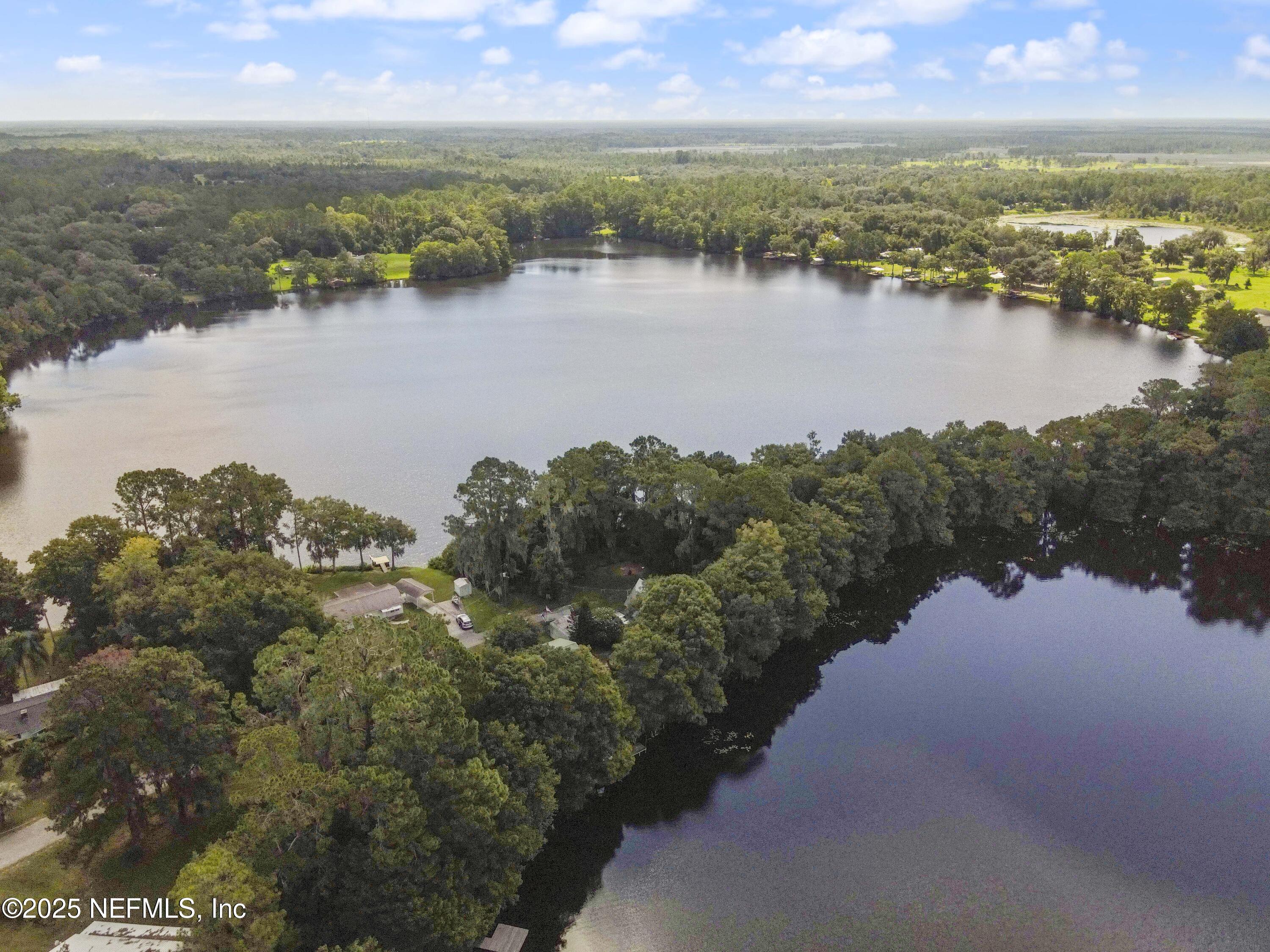 115 TWIN LAKE GROVE Court