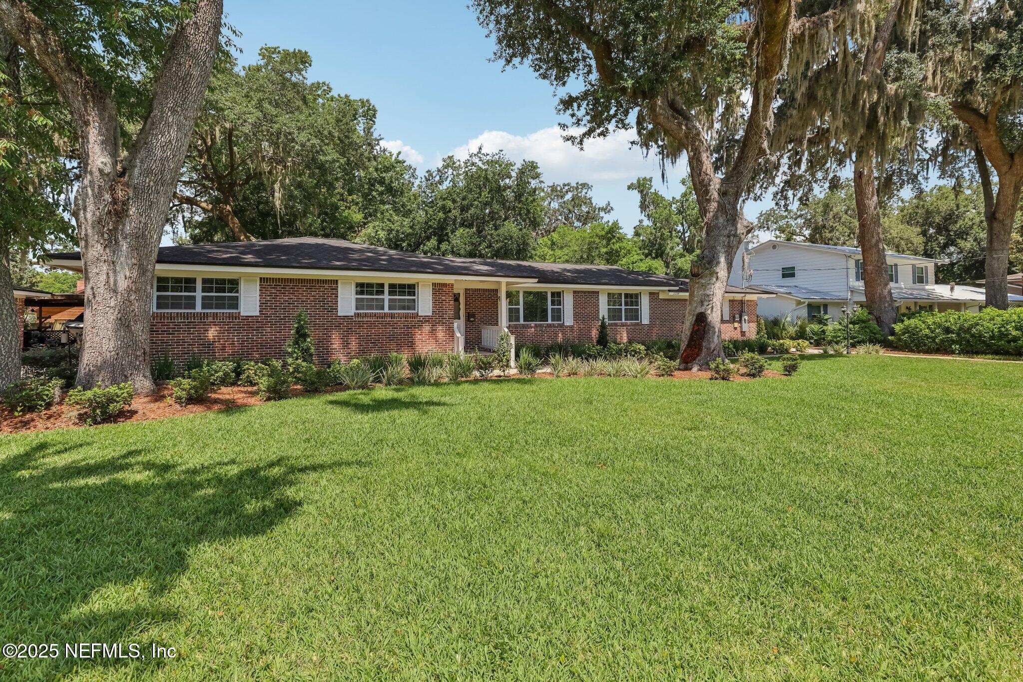 2258 HOLLY LEAF Lane