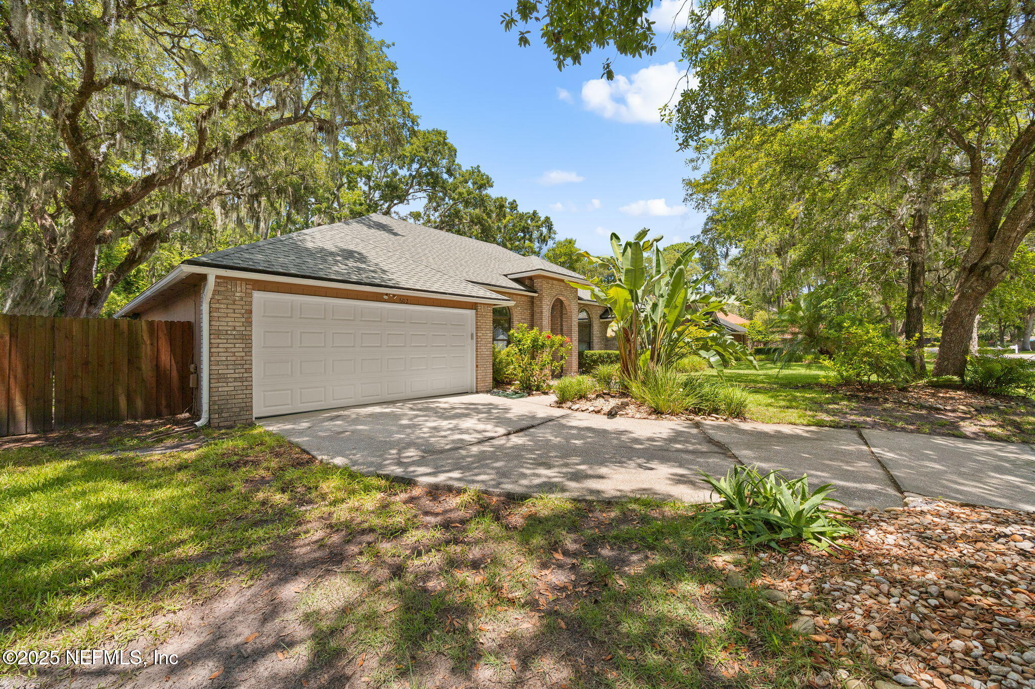 602 HIBERNIA OAKS Drive