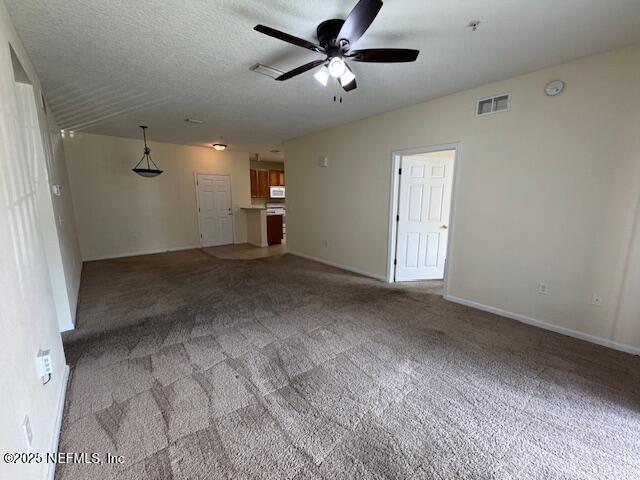 8215 GREEN PARROT Road 107