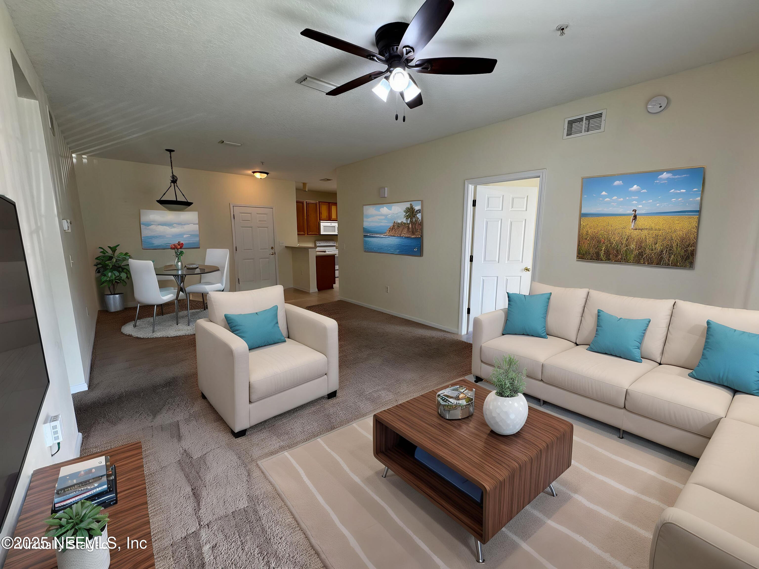 8215 GREEN PARROT Road 107