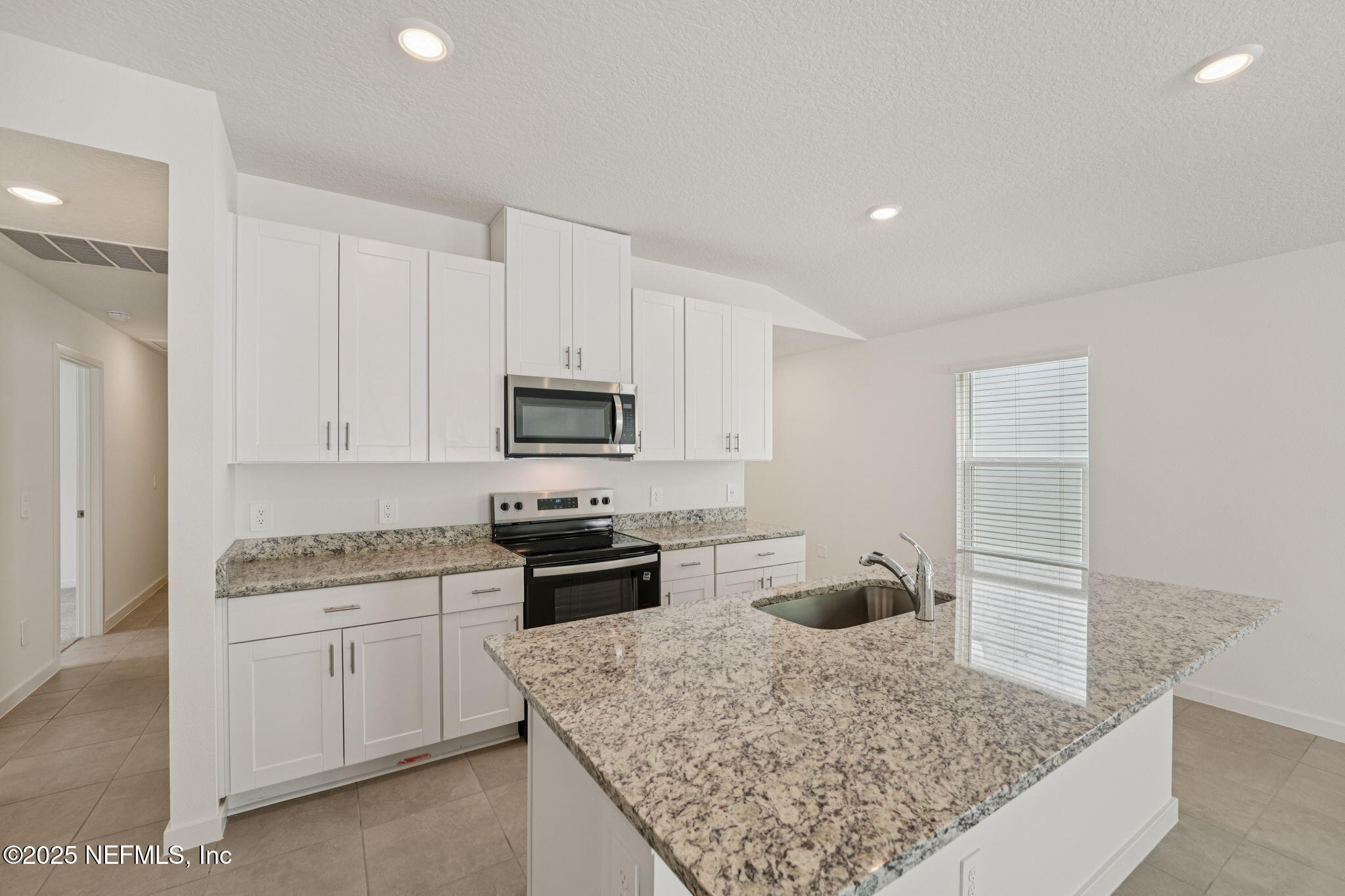 7495 QUEENSGATE Circle