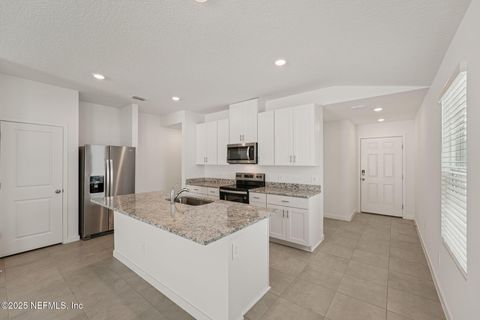 7495 QUEENSGATE Circle Jacksonville FL 32219