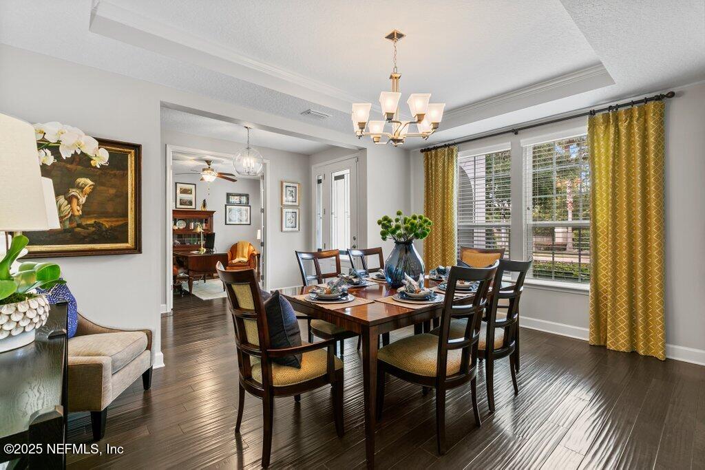 26 TRAVELER PALM Court