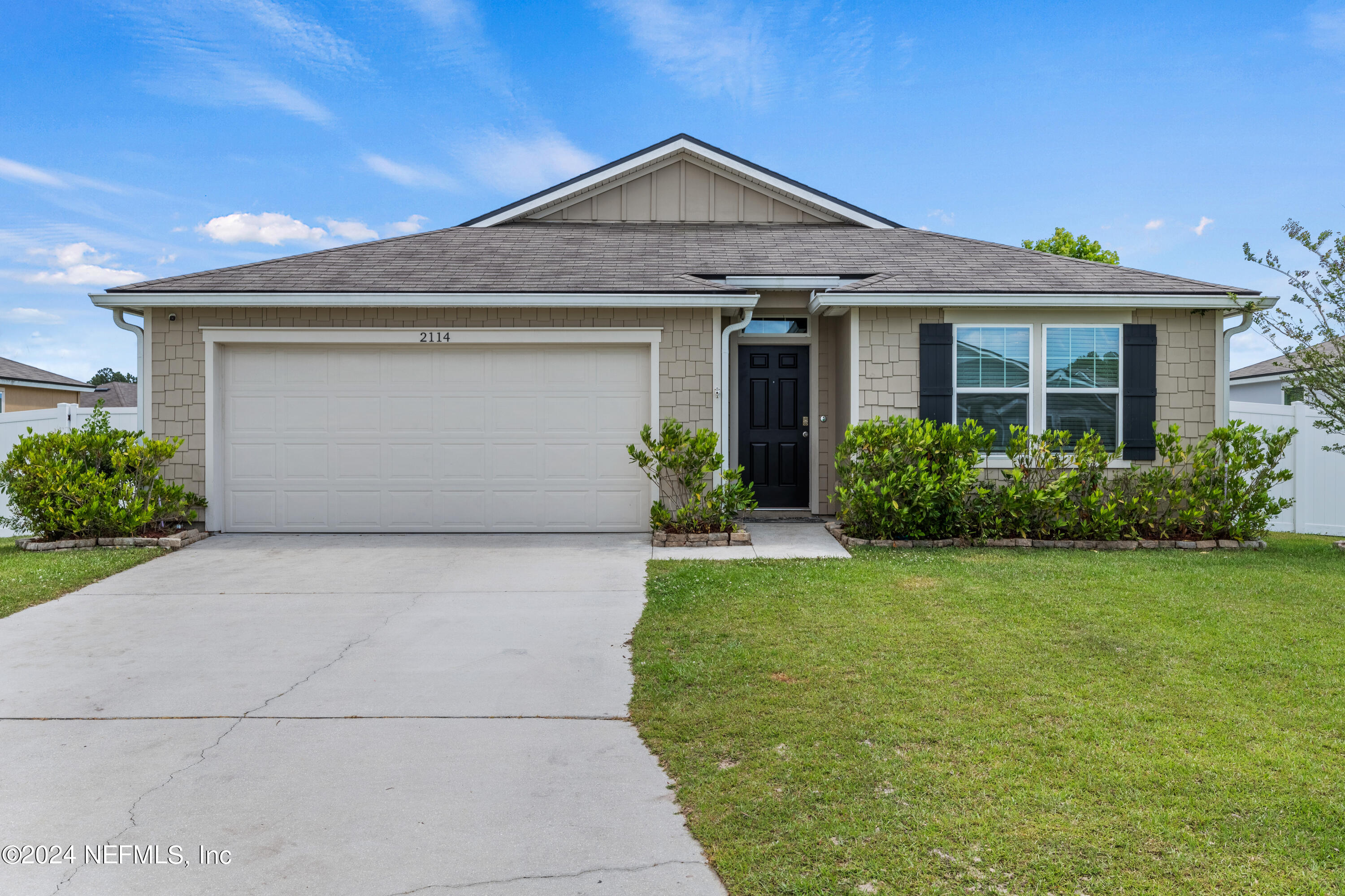 Green Cove Springs, FL home for sale located at 2114 Pebble Point Drive, Green Cove Springs, FL 32043