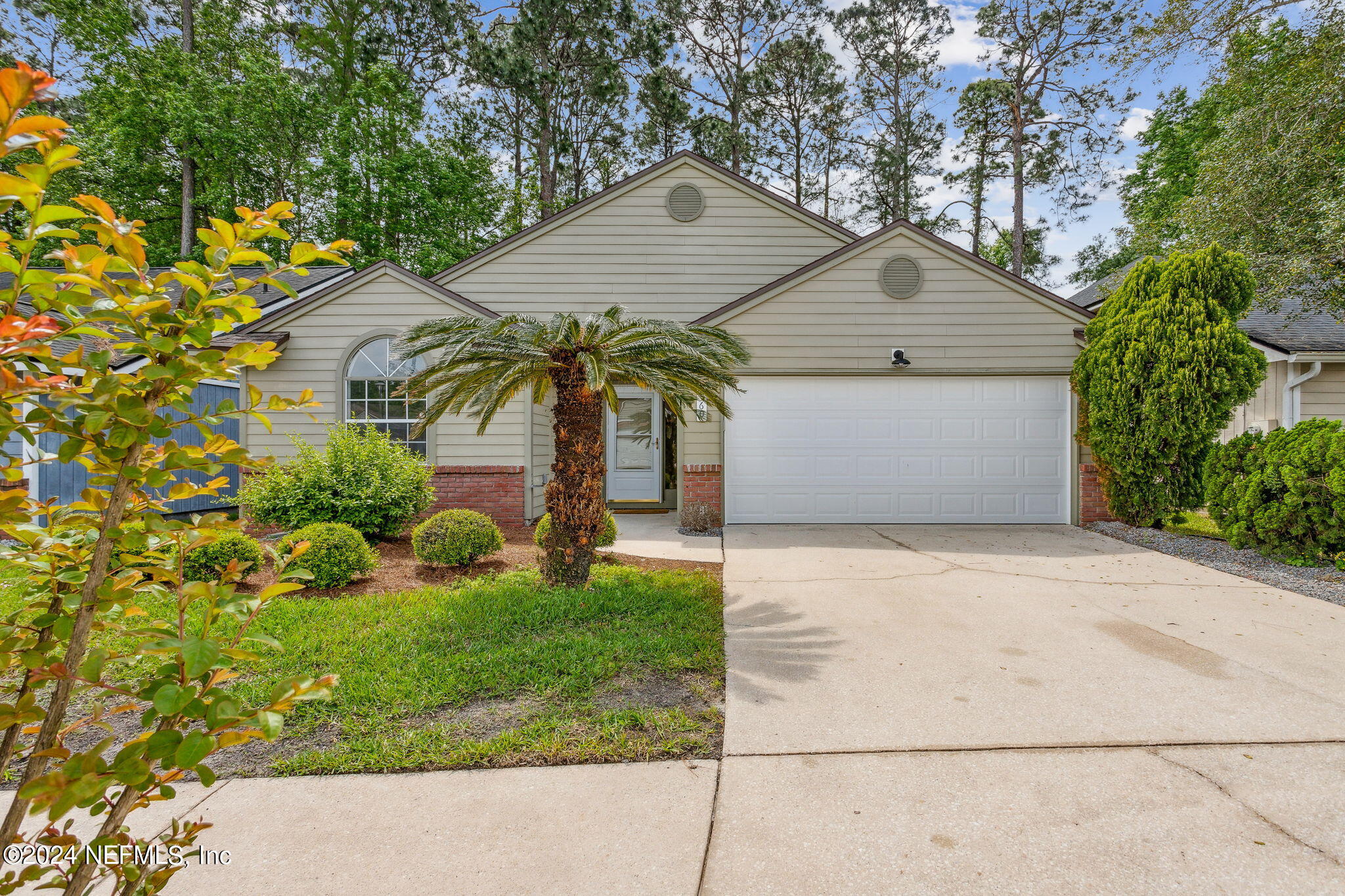 Jacksonville, FL home for sale located at 9560 Glenn Abbey Way, Jacksonville, FL 32256