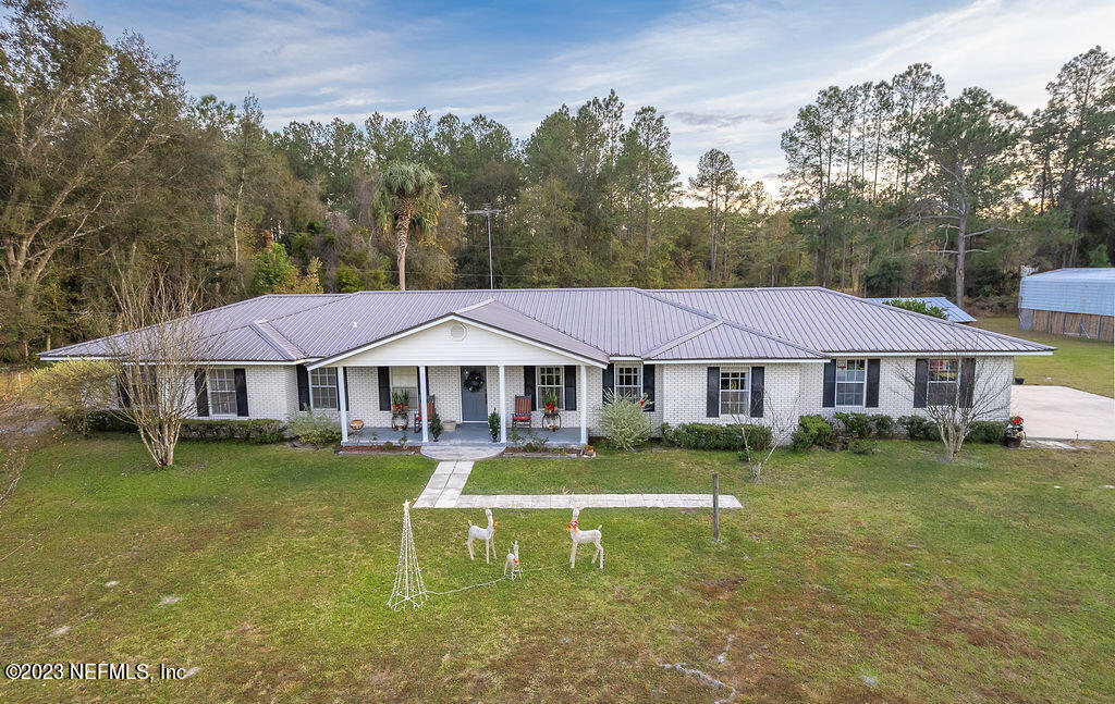 Hollister, FL home for sale located at 623 State Road 20, Hollister, FL 32147