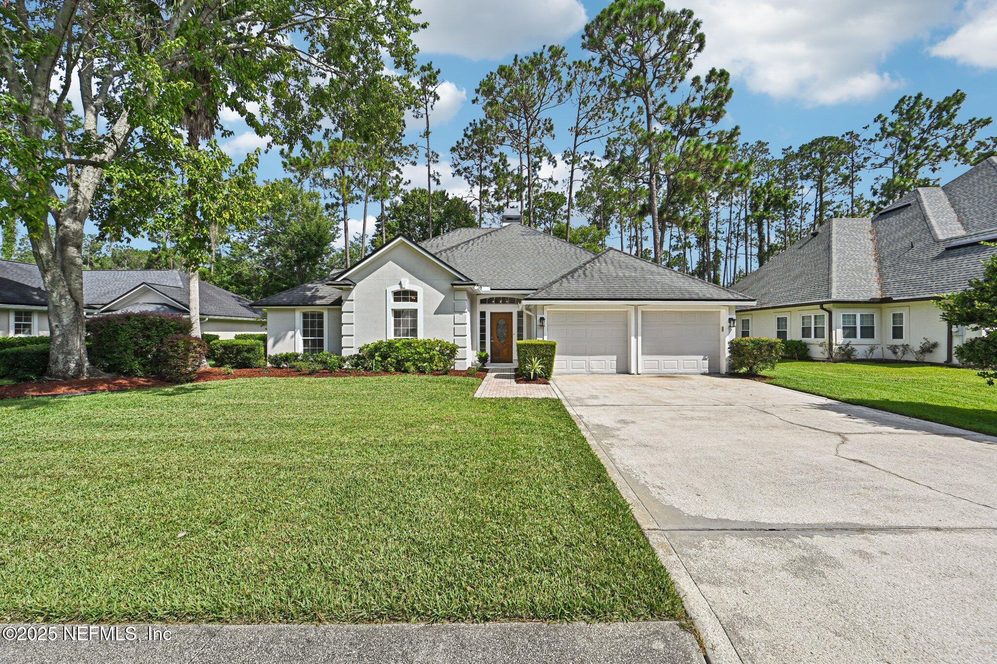 1916 WOODLAKE Drive