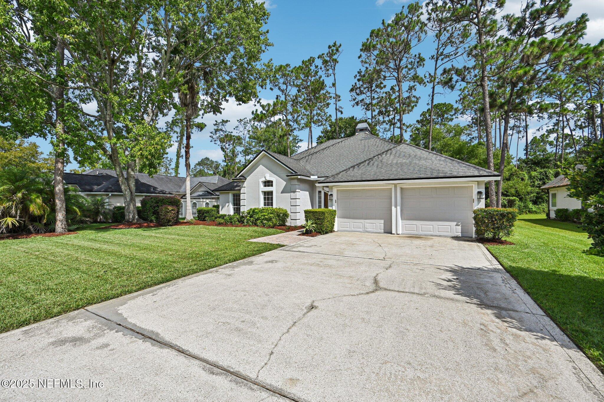 1916 WOODLAKE Drive