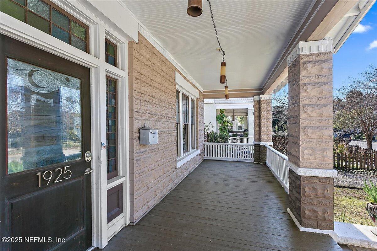 1925 SILVER Street