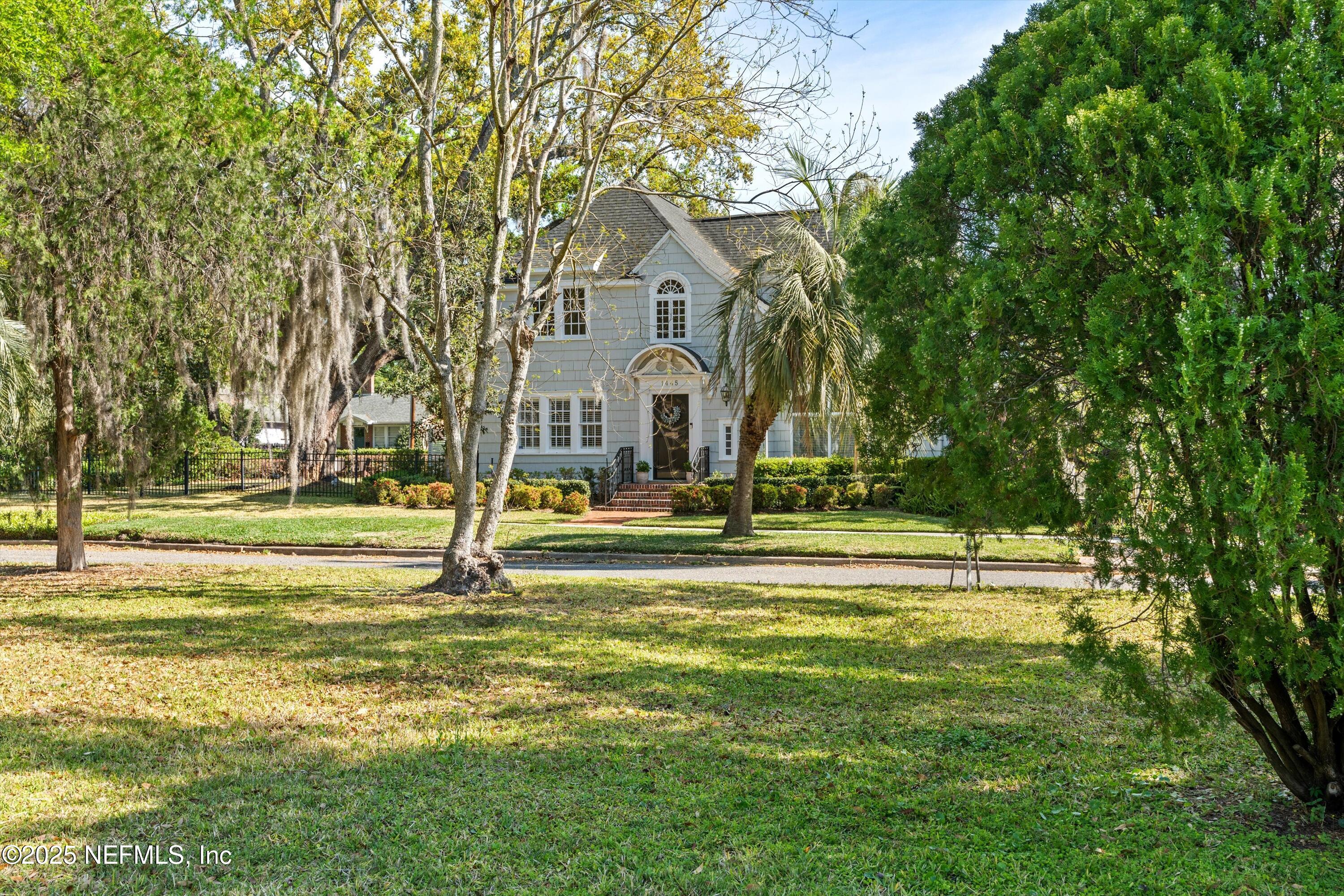 1445 EDGEWOOD Circle