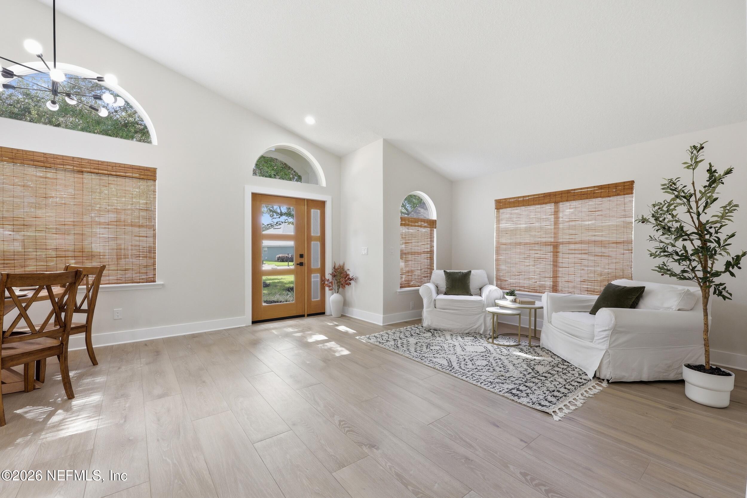 621 LAKE STONE Circle