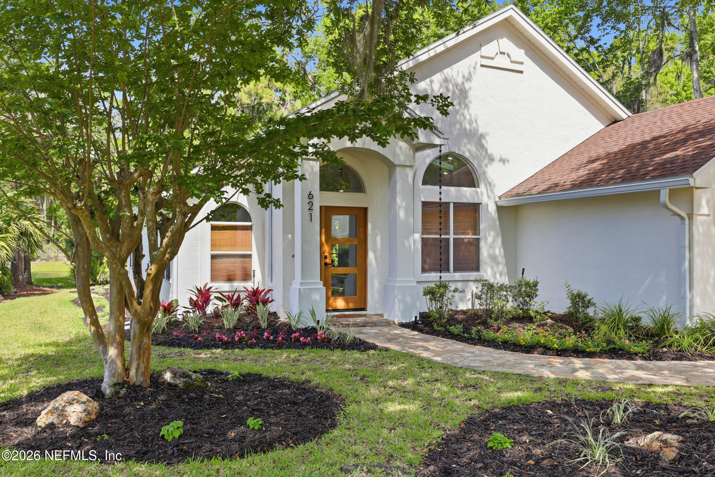 621 LAKE STONE Circle