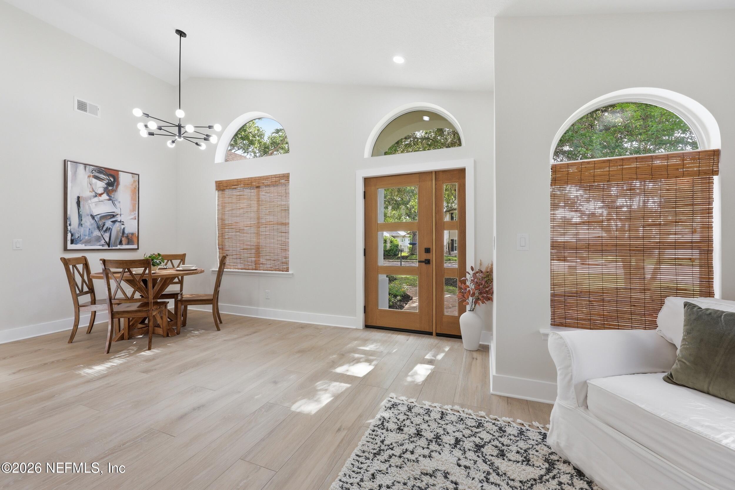 621 LAKE STONE Circle