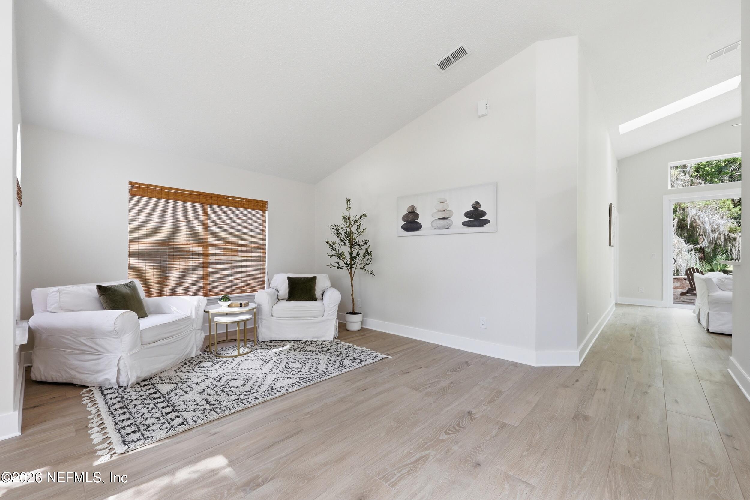 621 LAKE STONE Circle