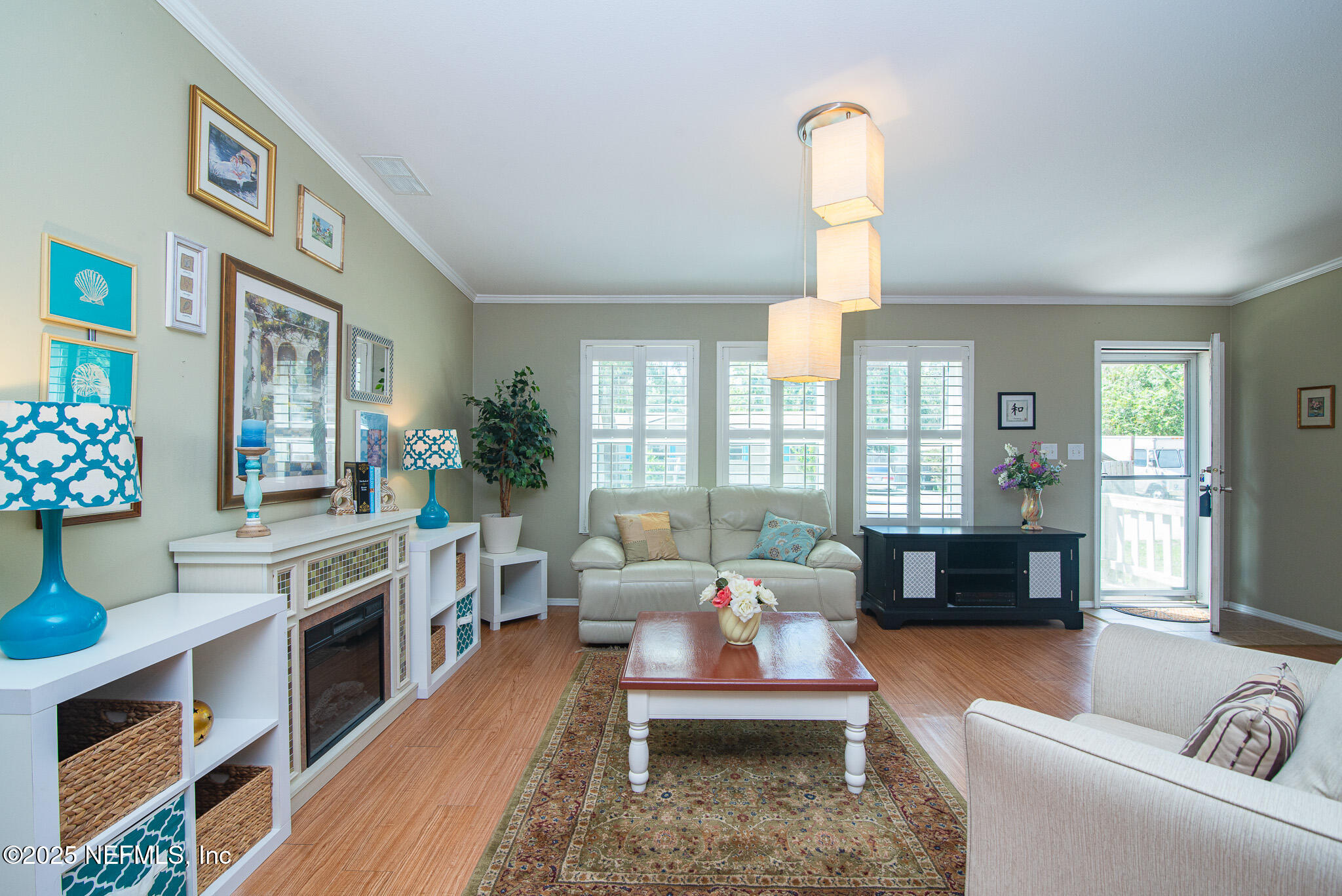 329 SHADY OAK Circle