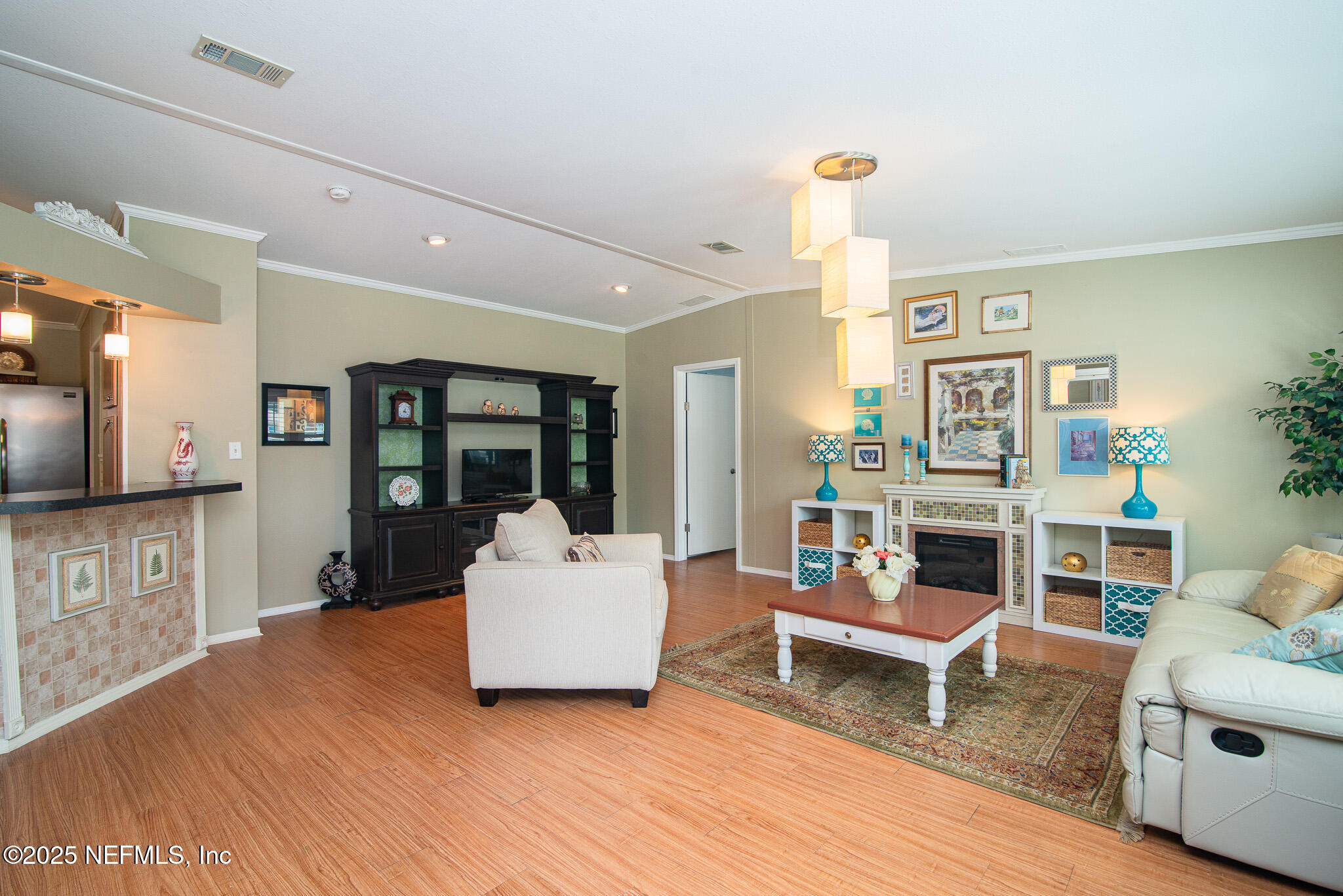 329 SHADY OAK Circle