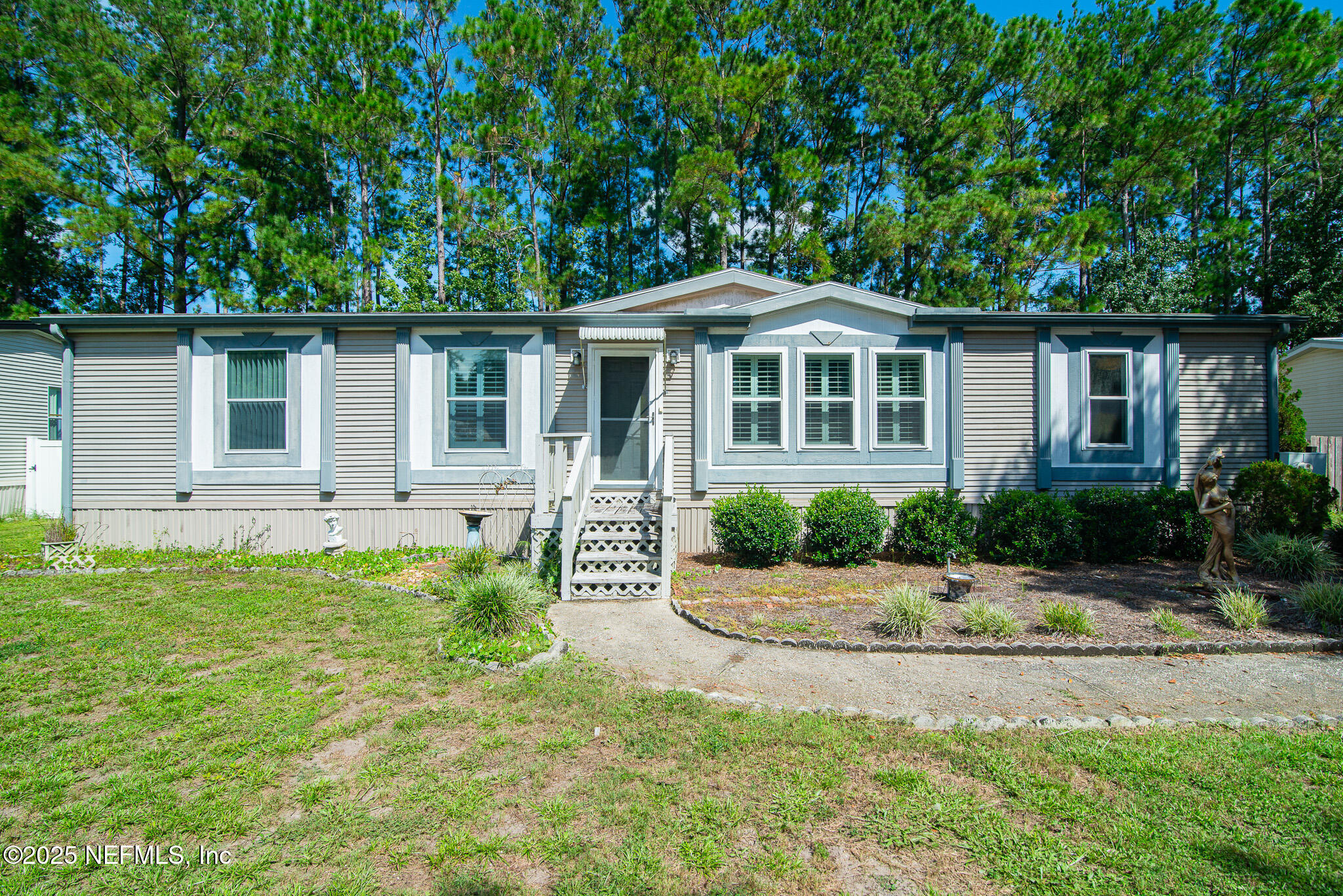 329 SHADY OAK Circle