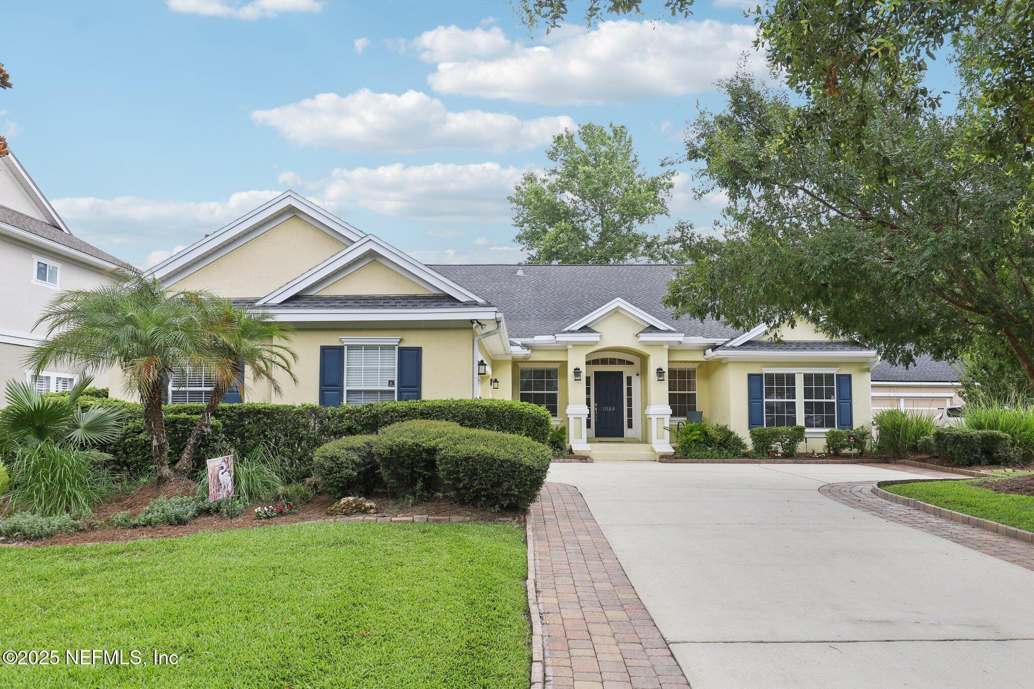 1028 MEADOW VIEW Lane