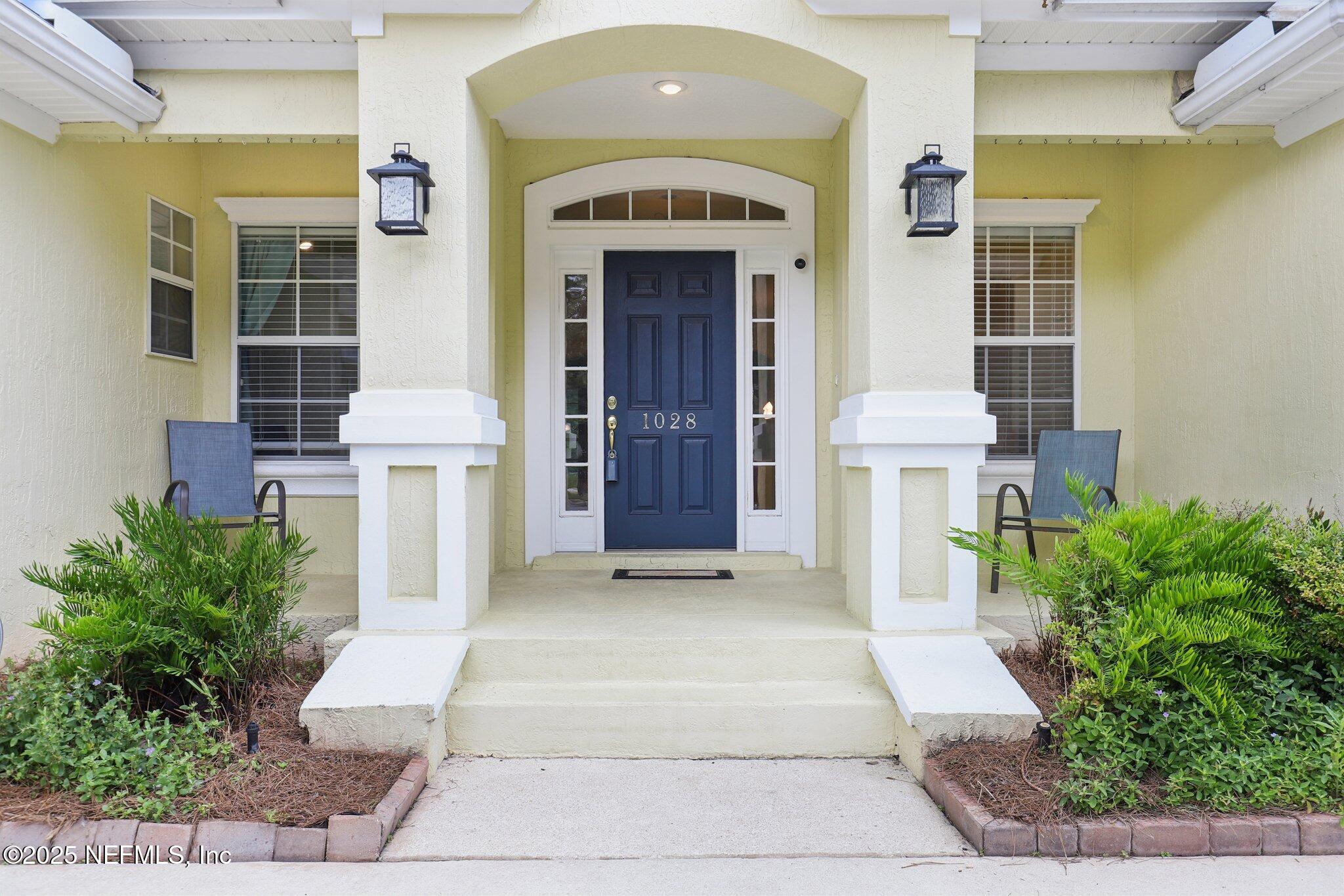1028 MEADOW VIEW Lane