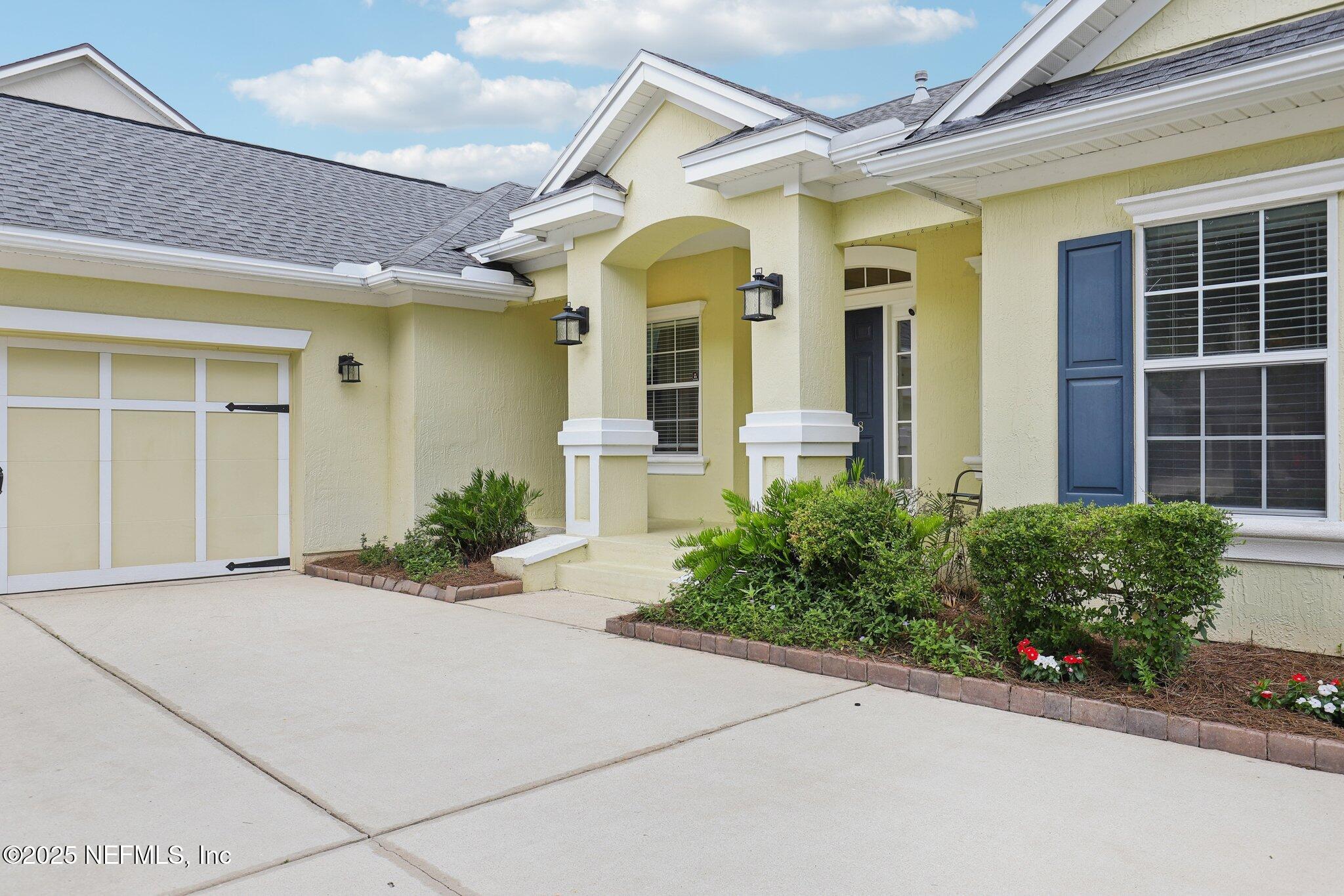 1028 MEADOW VIEW Lane