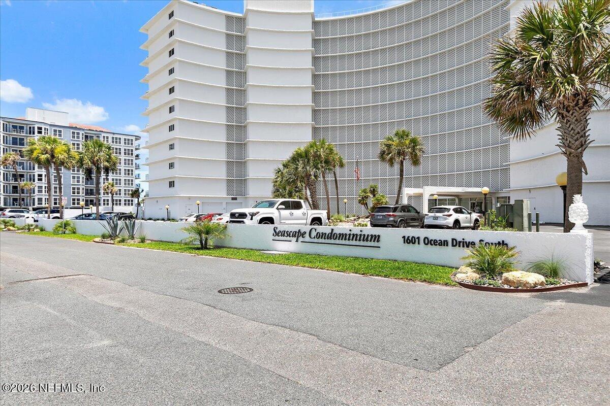 1601 OCEAN Drive S 205