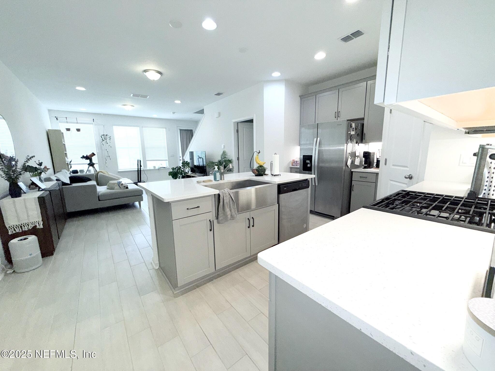 367 BRANDON LAKES Drive