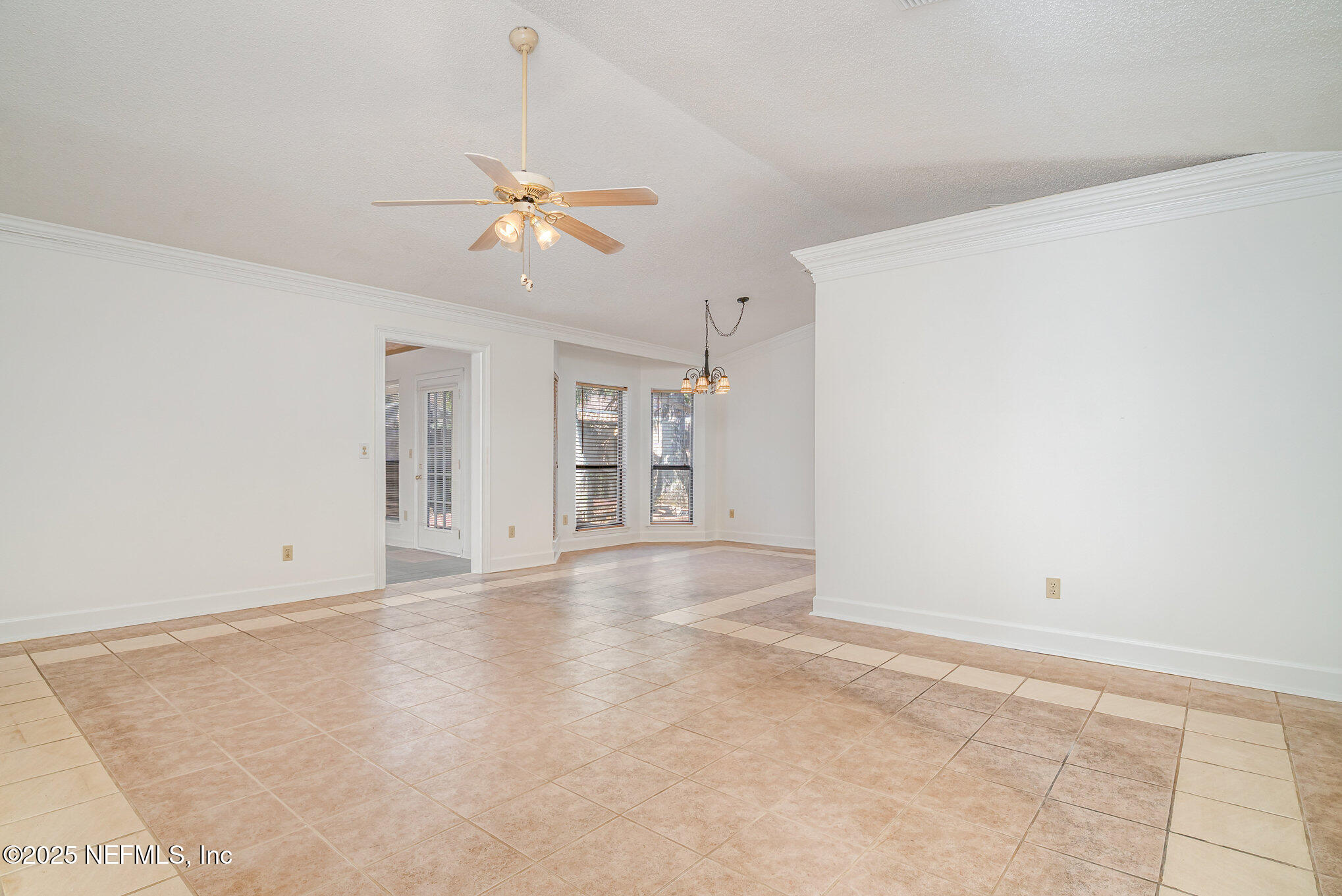 790 HICKORY HILL Drive