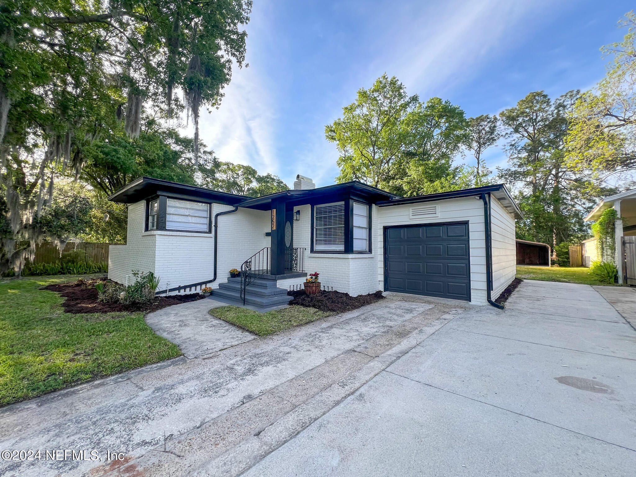 Jacksonville, FL home for sale located at 1252 Glen Laura Road, Jacksonville, FL 32205