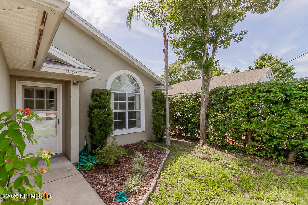 1109 HIBISCUS Street