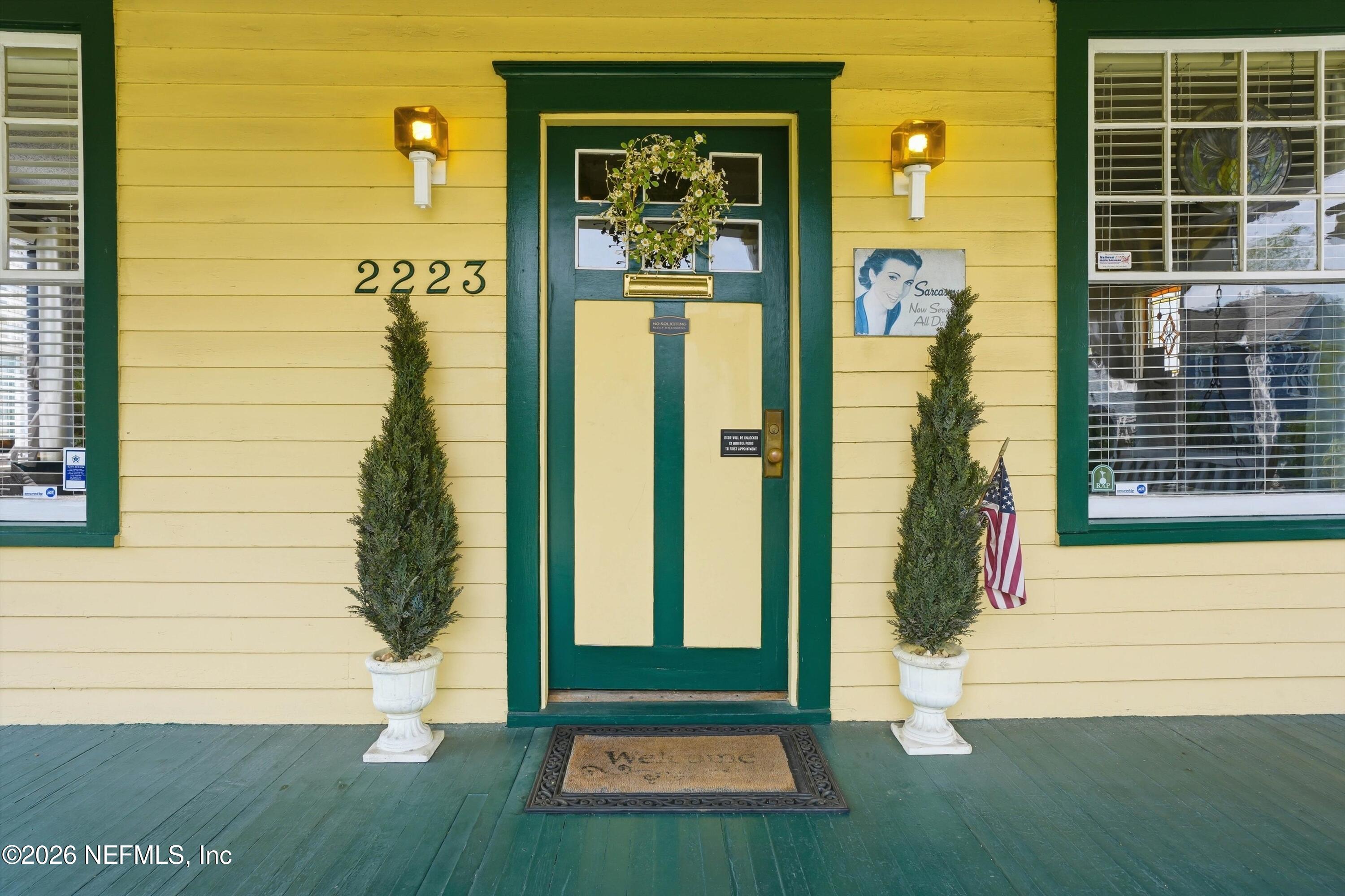 2223 HERSCHEL Street