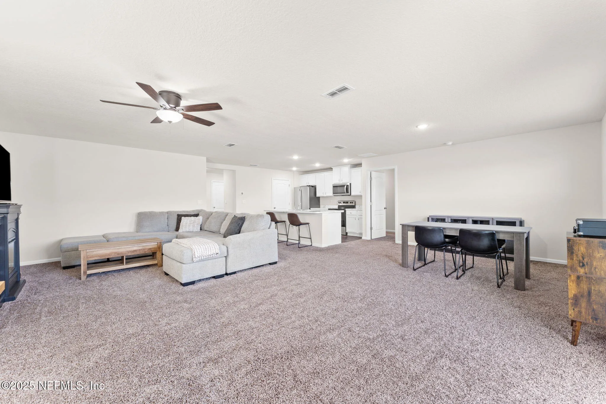 Green Cove Springs, Florida 32043, United States, 3 Bedrooms Bedrooms, ,2 BathroomsBathrooms,Residential,Pending,38923