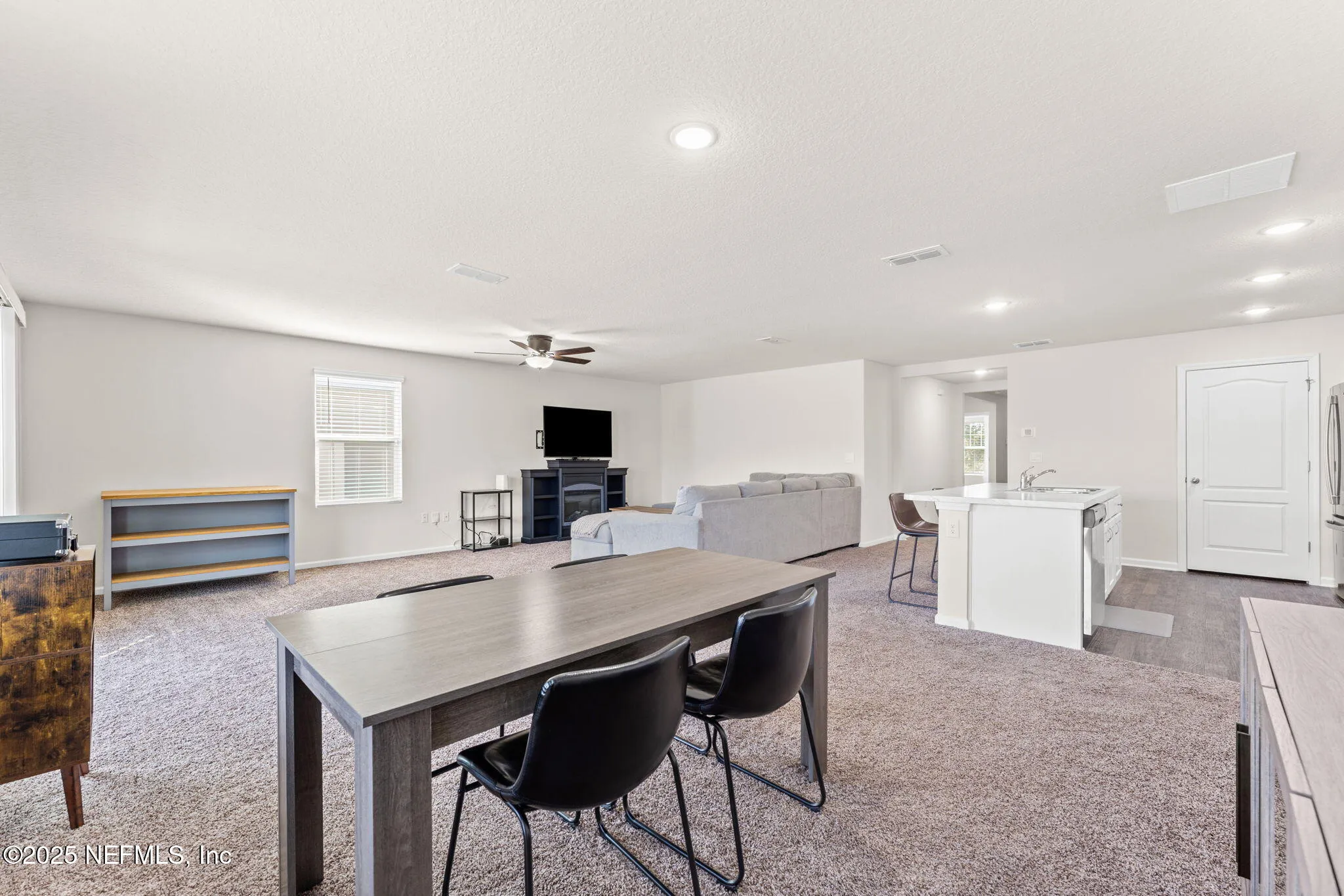 Green Cove Springs, Florida 32043, United States, 3 Bedrooms Bedrooms, ,2 BathroomsBathrooms,Residential,Pending,38923