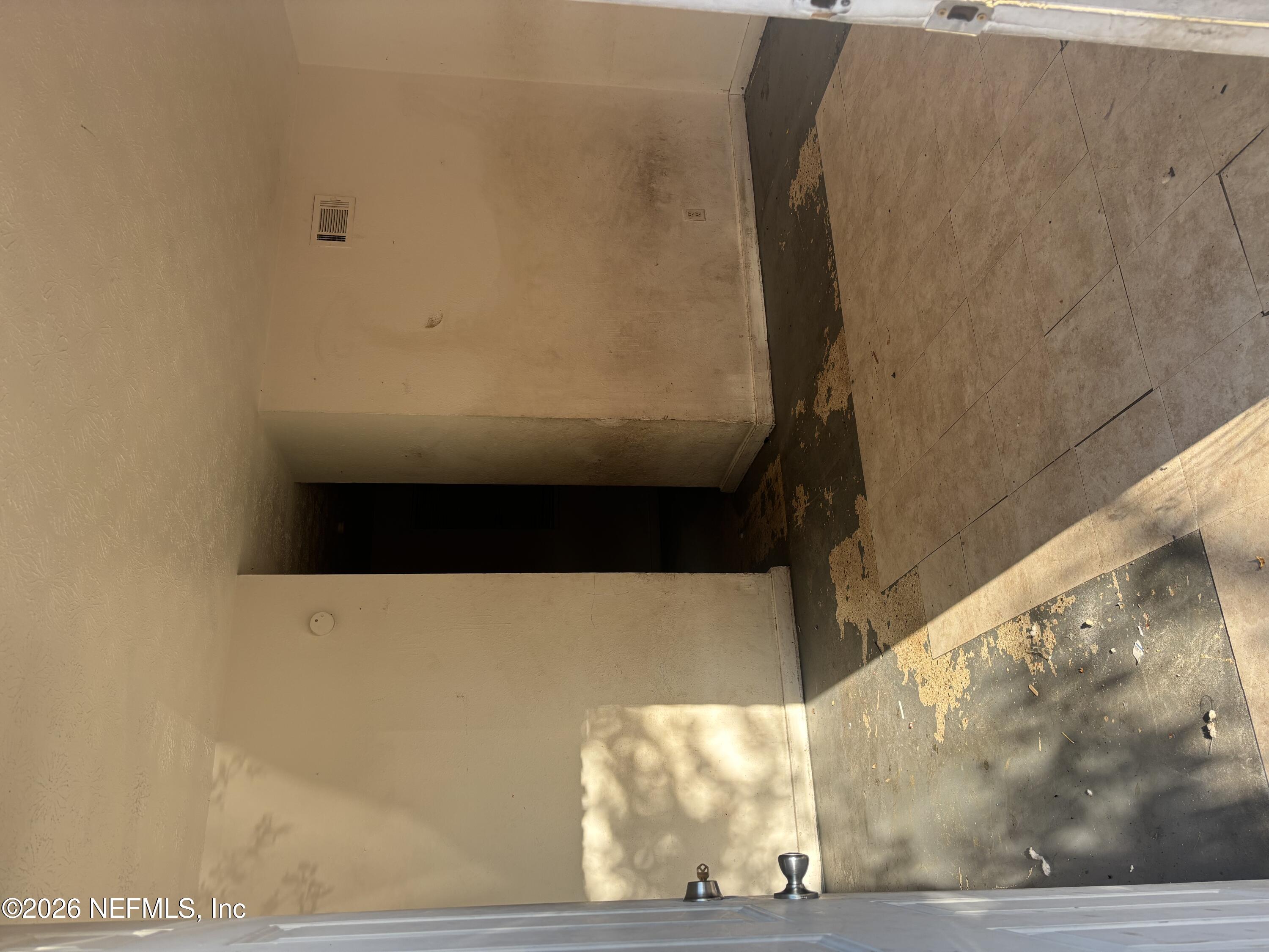 7047 KEN KNIGHT Drive E