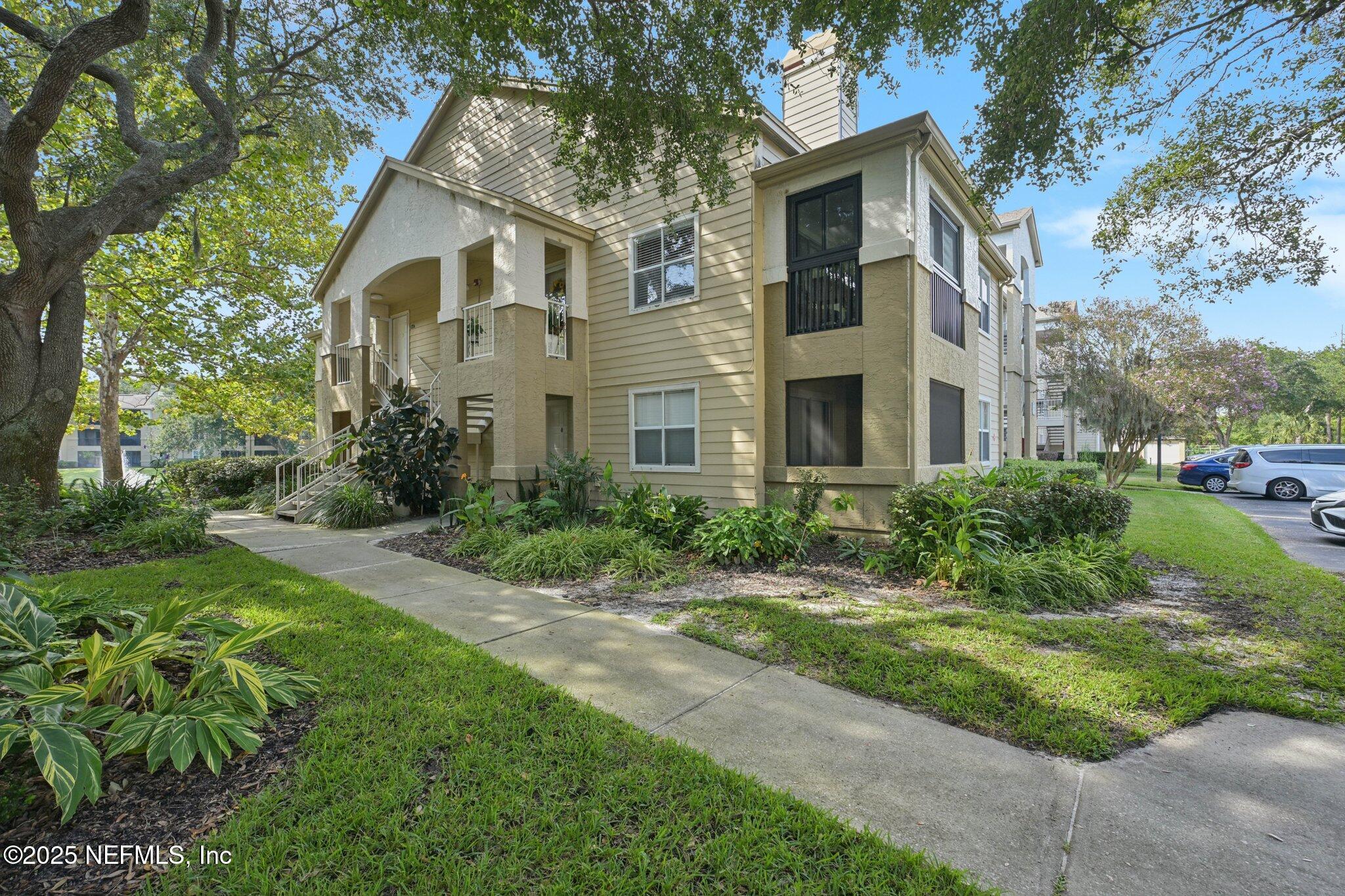 7 ARBOR CLUB DR. Drive 210