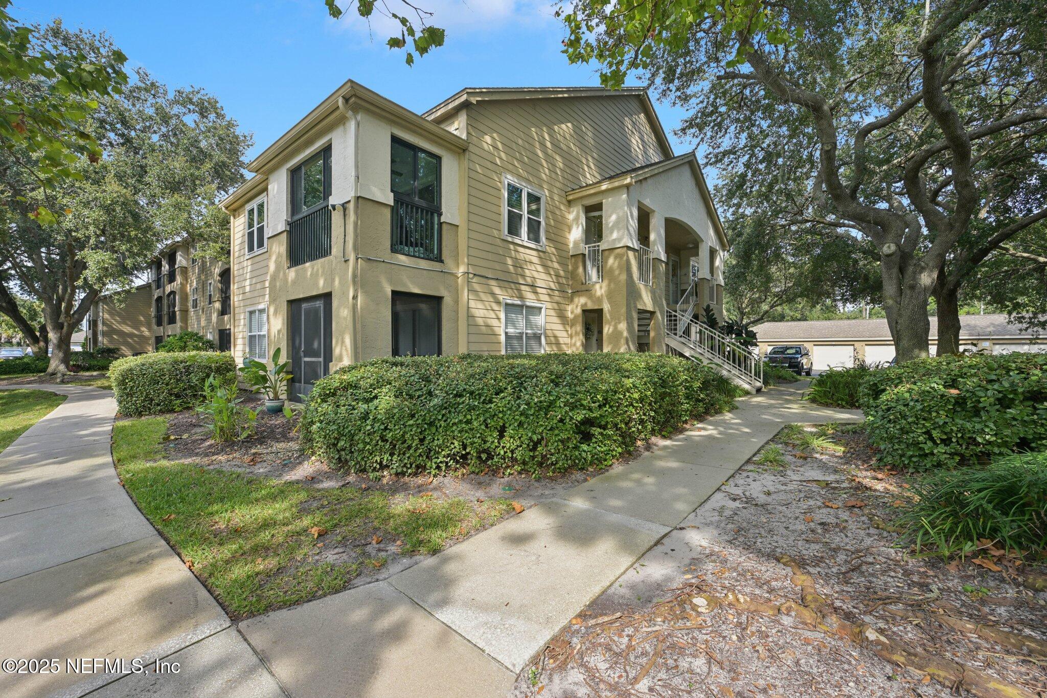 7 ARBOR CLUB DR. Drive 210