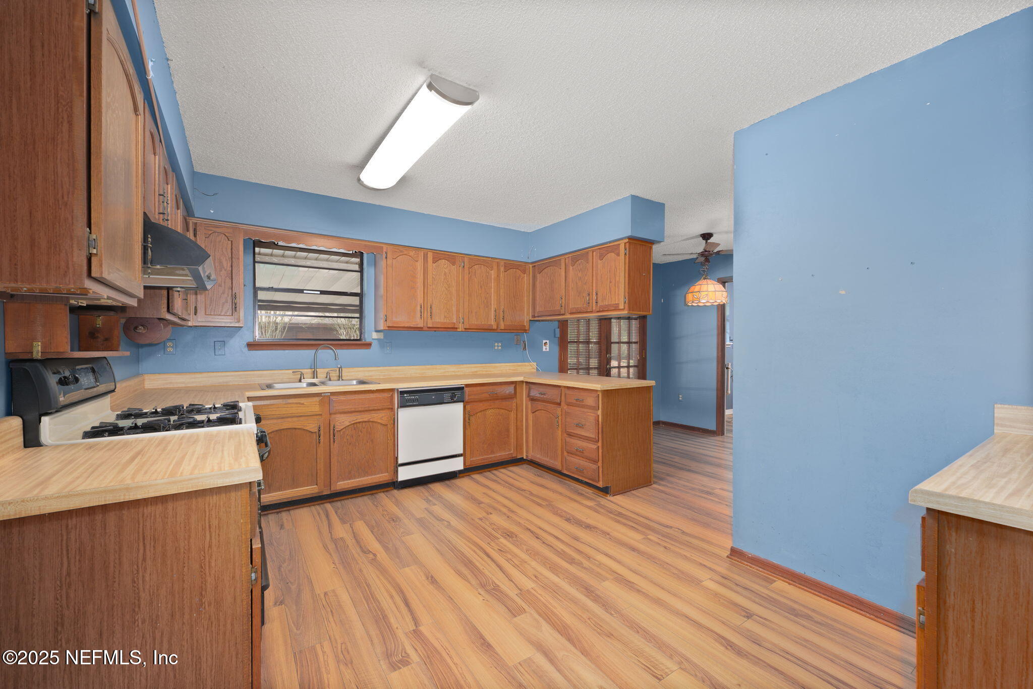 1764 HUNTINGTON Avenue