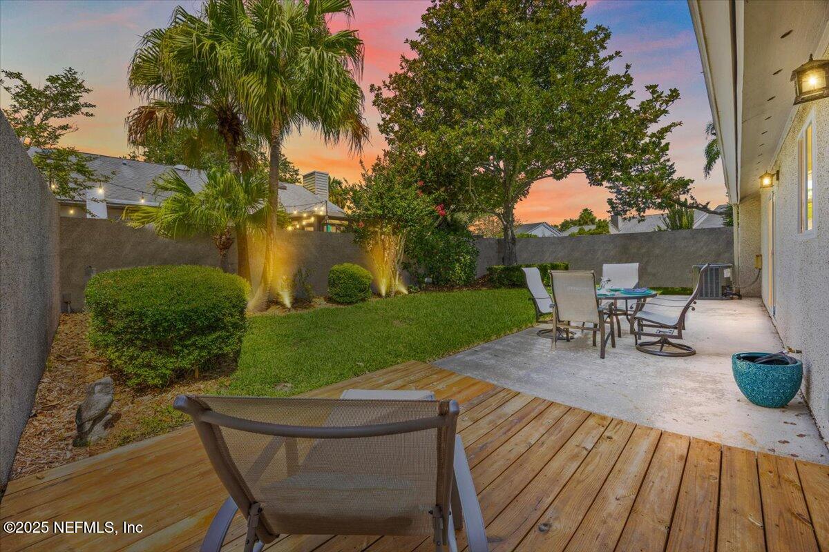 2715 VERSAILLES Court